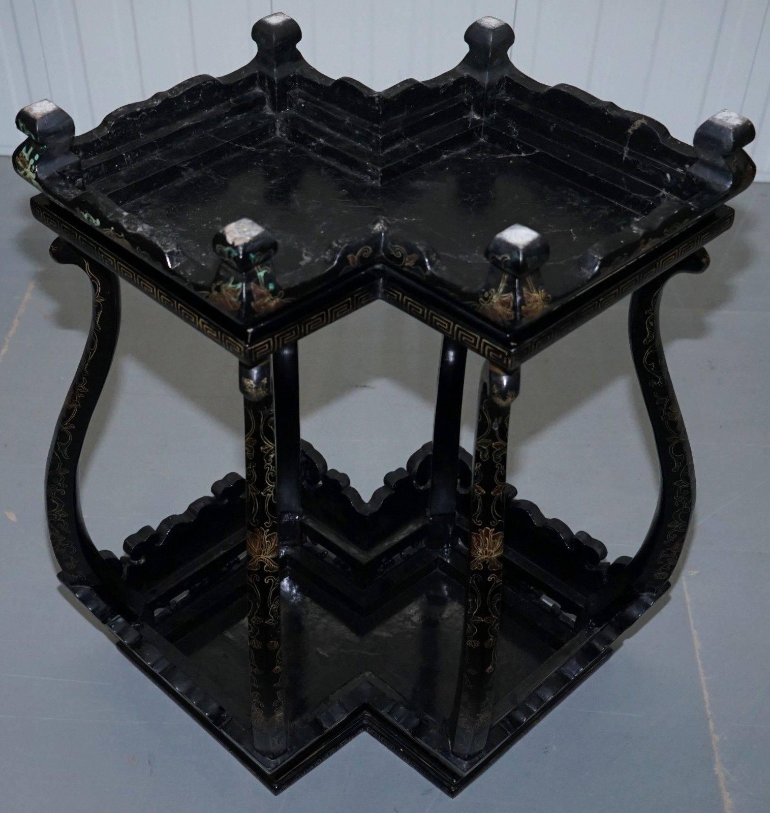 Hand-Painted 19th Century Chinese Chinoiserie Lacquered Jardinière Plant Stand 3