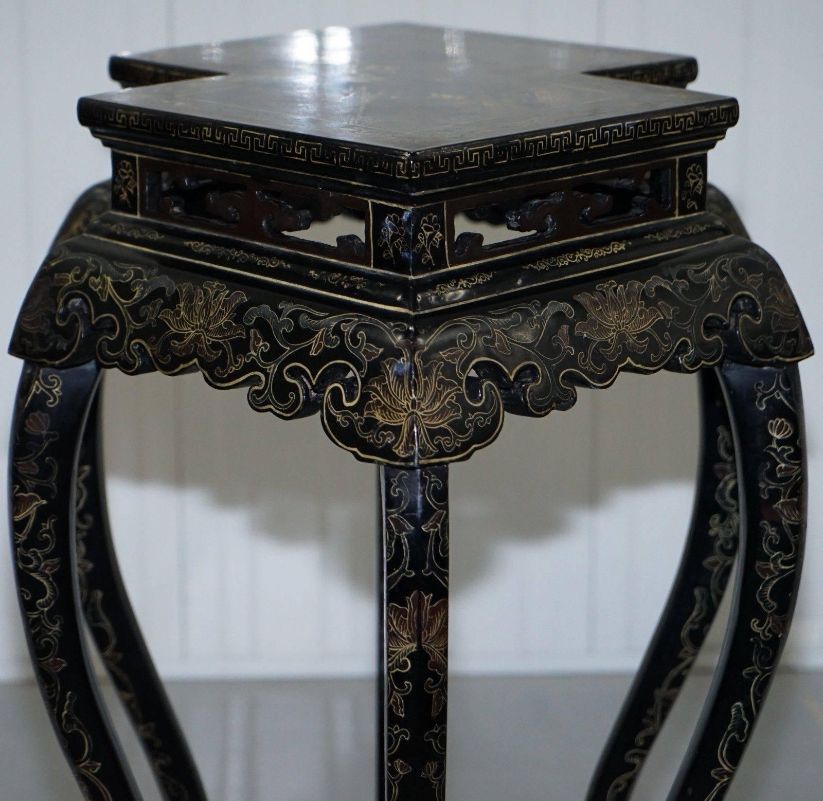 Hardwood Hand-Painted 19th Century Chinese Chinoiserie Lacquered Jardinière Plant Stand