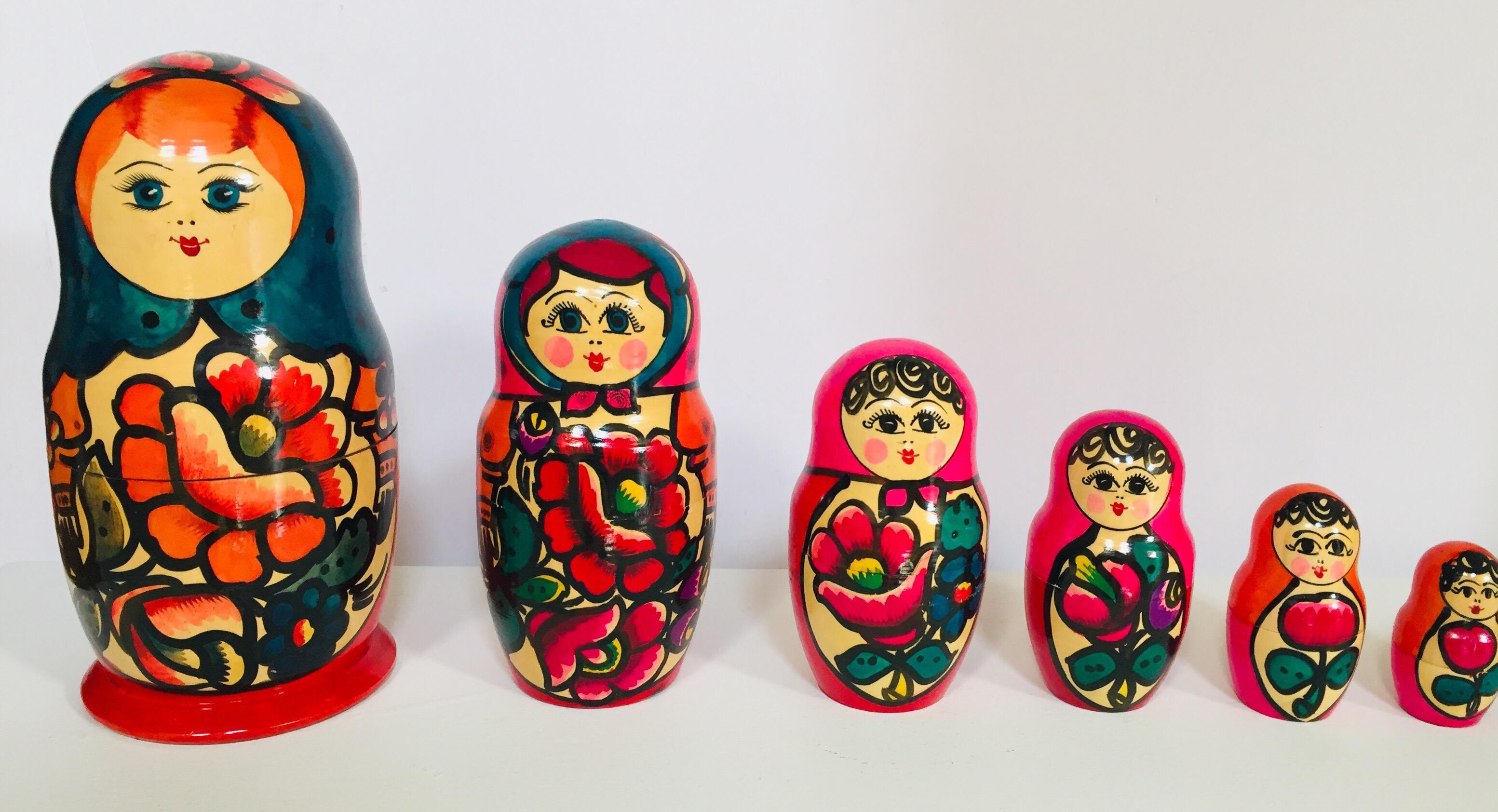 Hand Painted and Carved Nesting Matryoshka Russian Dolls 3
