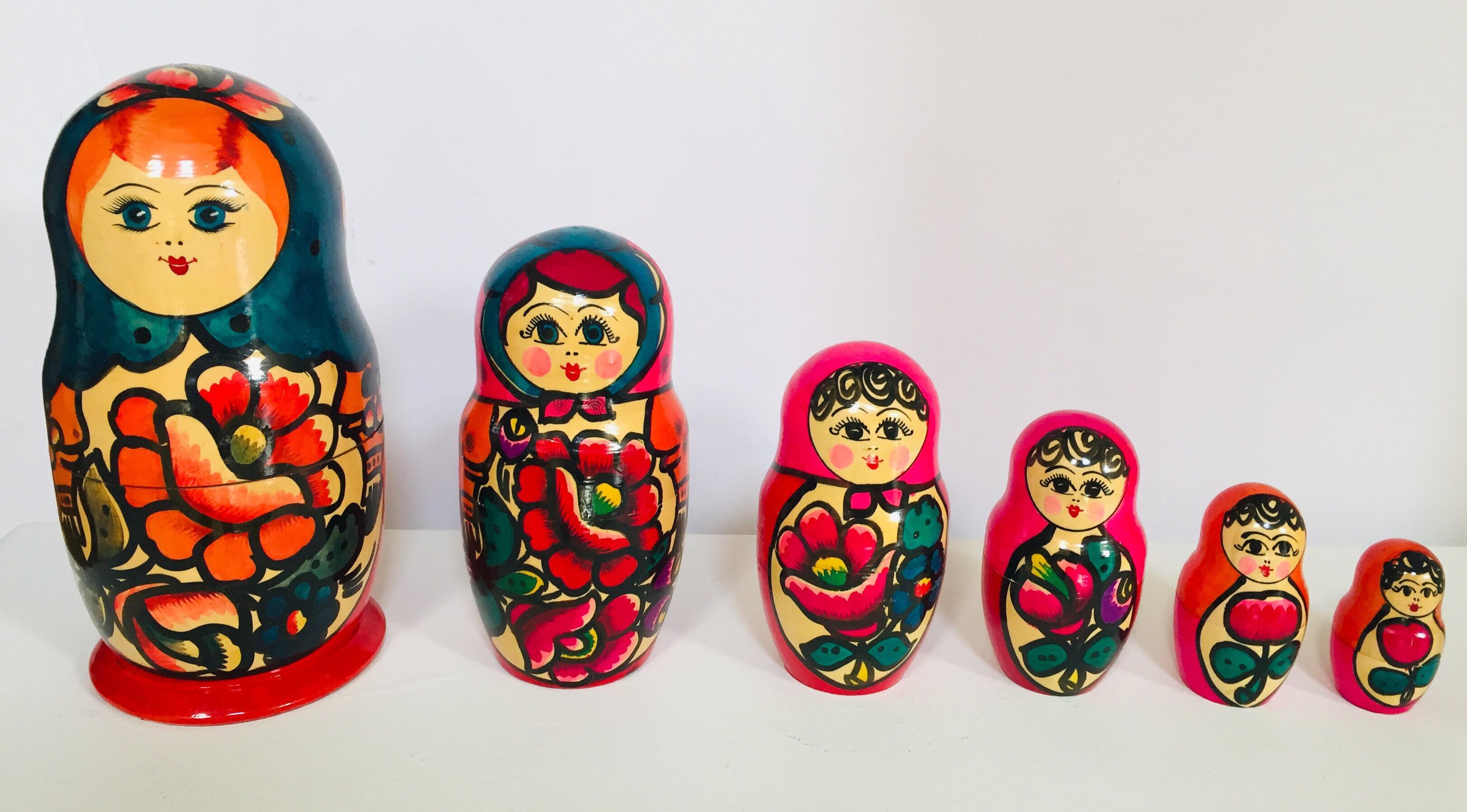Hand Painted and Carved Nesting Matryoshka Russian Dolls 4