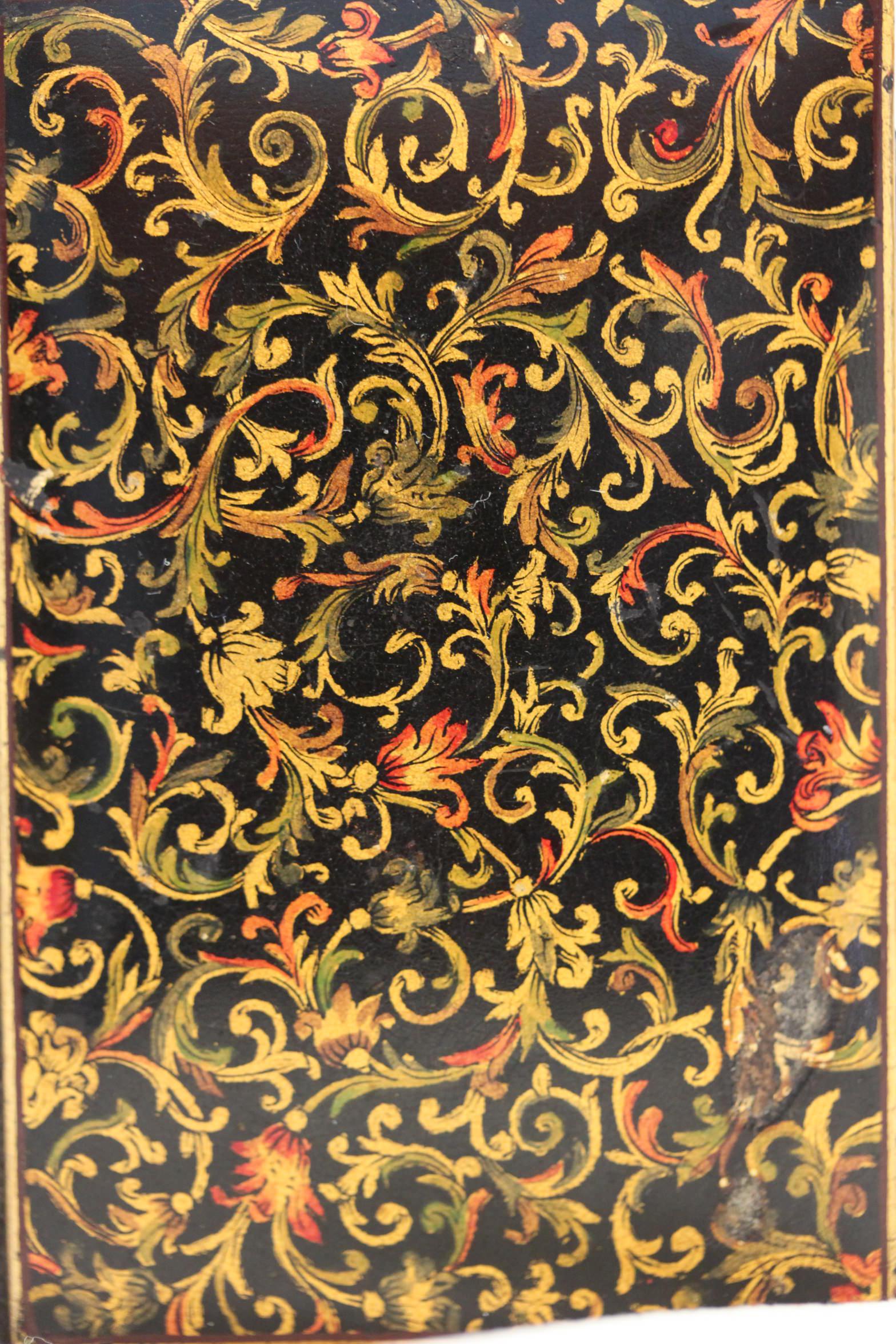 Anglais Mémoire en papier mâché peinte et dorée à la main en vente