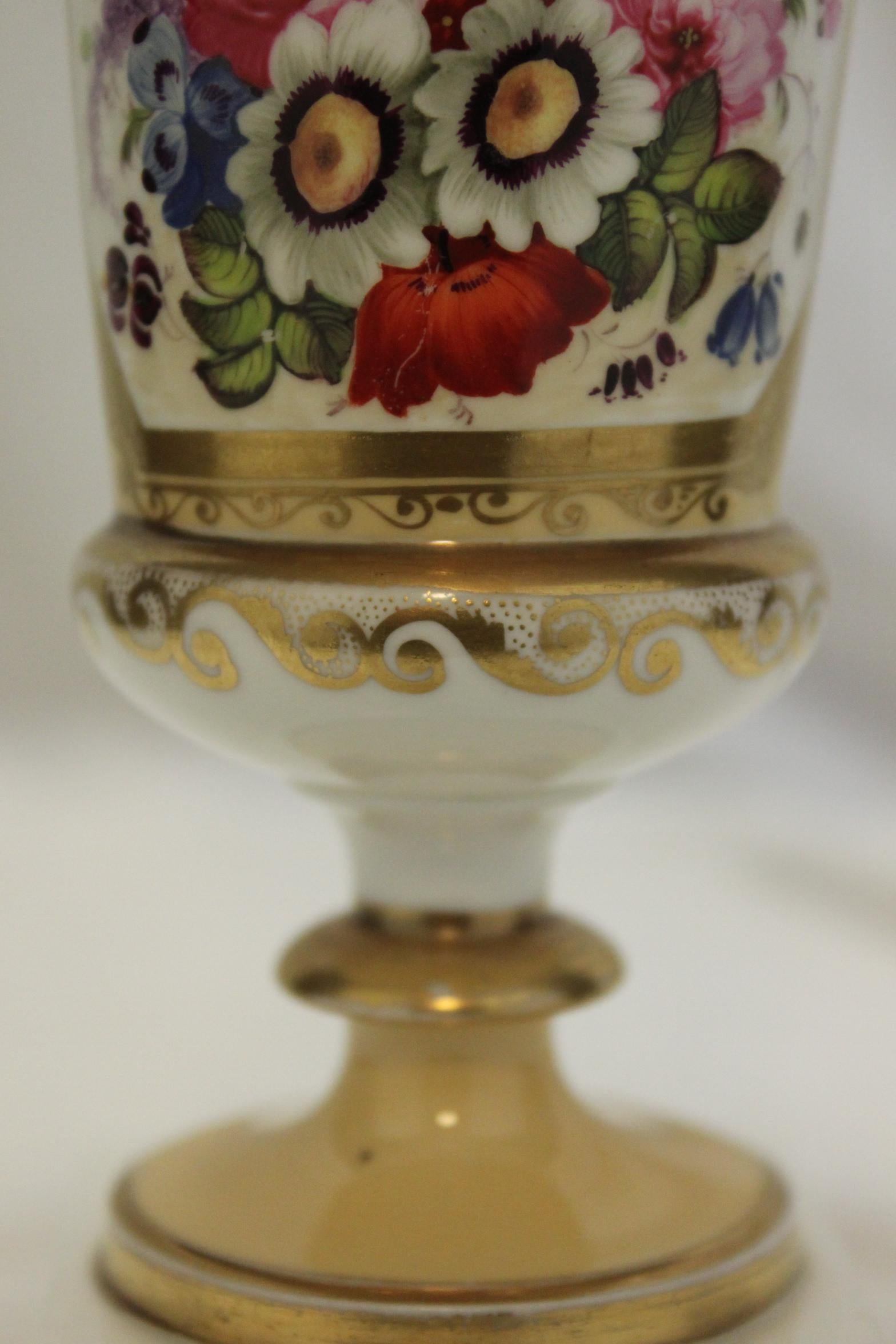 Vase peint et doré à la main attribué à Minton Bon état - En vente à East Geelong, VIC