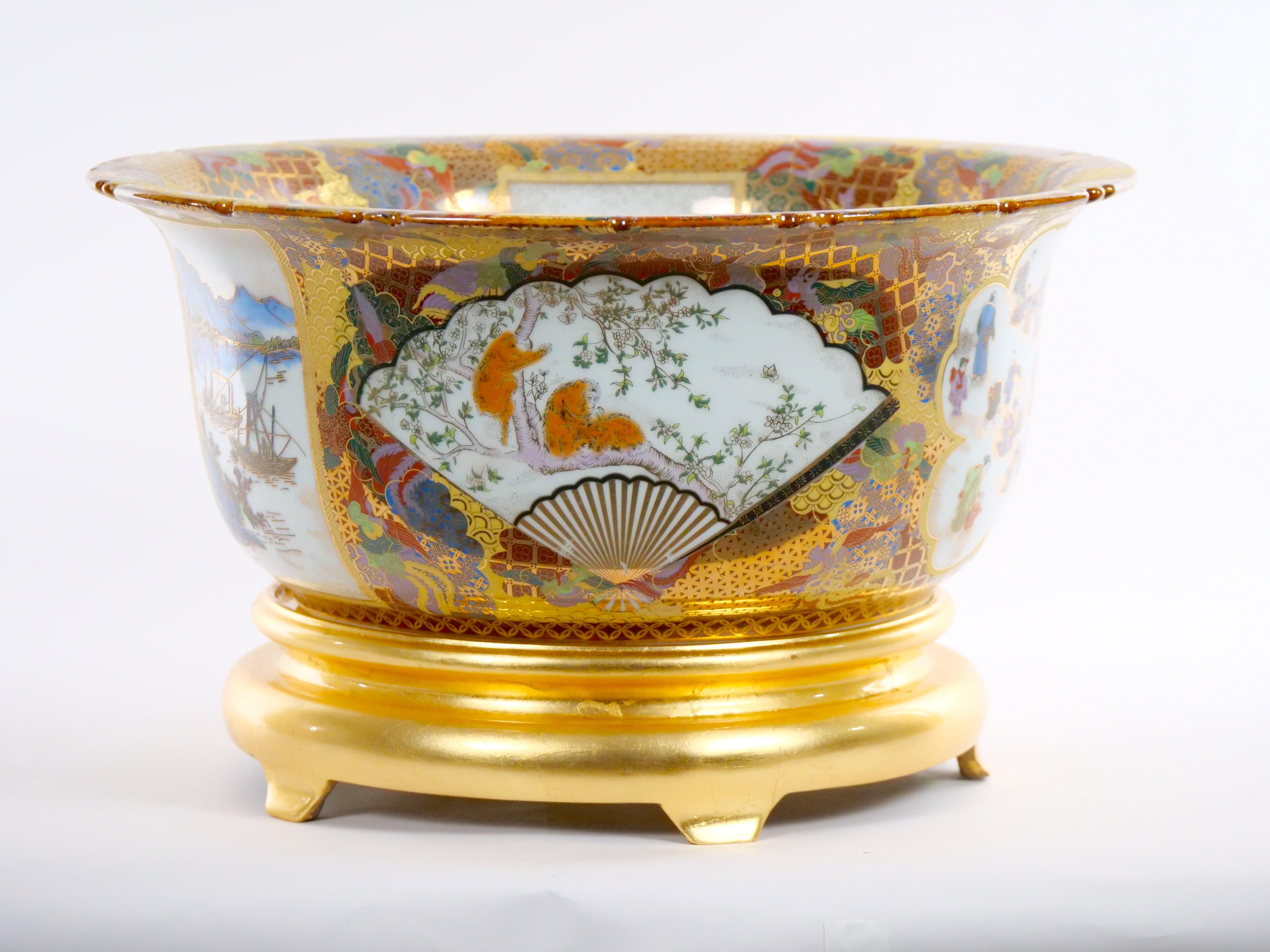 Hand Painted and Gilt Chinese Export Porcelain Centerpiece Bowl & Giltwood Stand For Sale 8