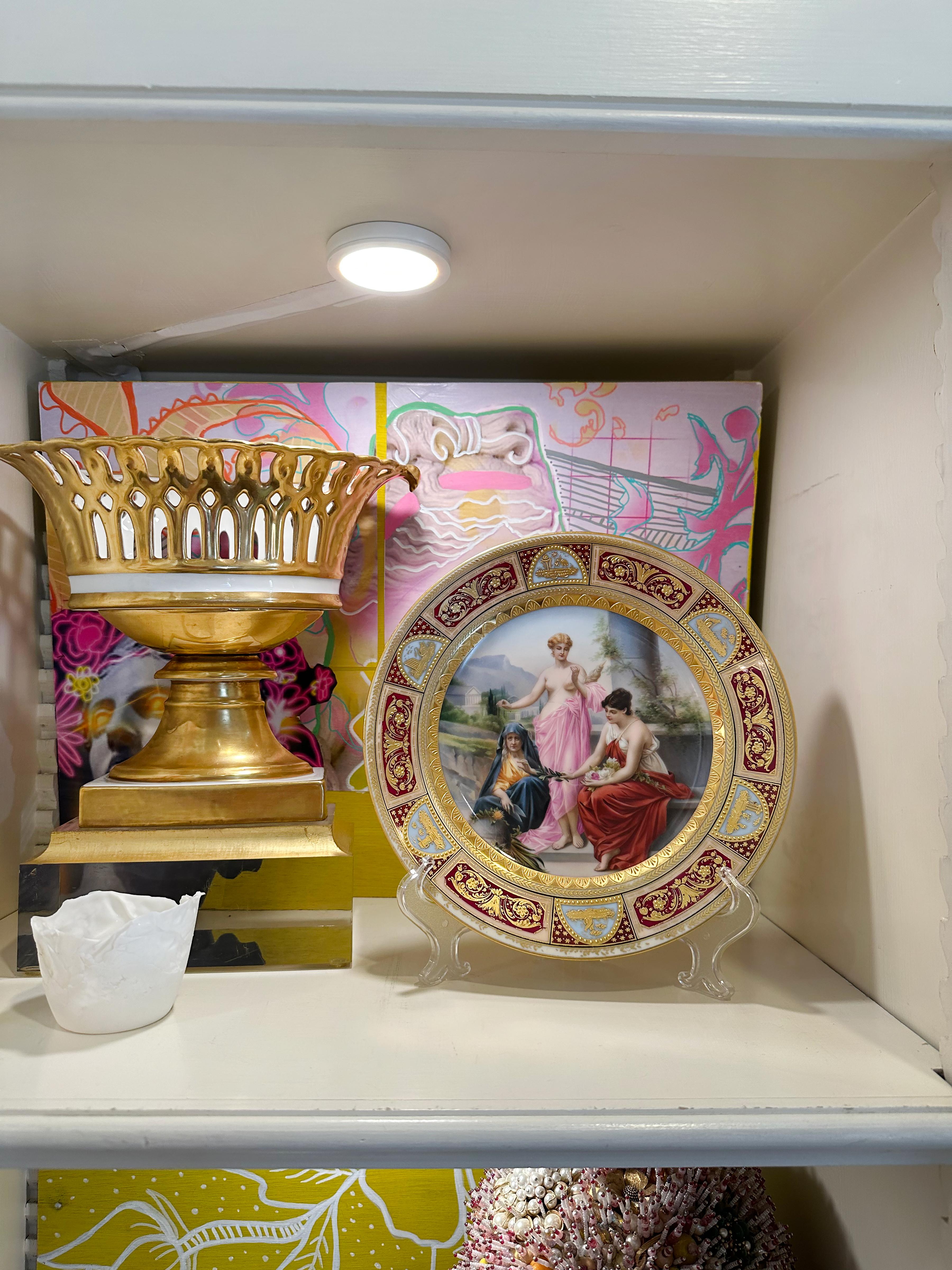 Handbemalter und vergoldeter Porzellan-Kabinettteller im Angebot 6