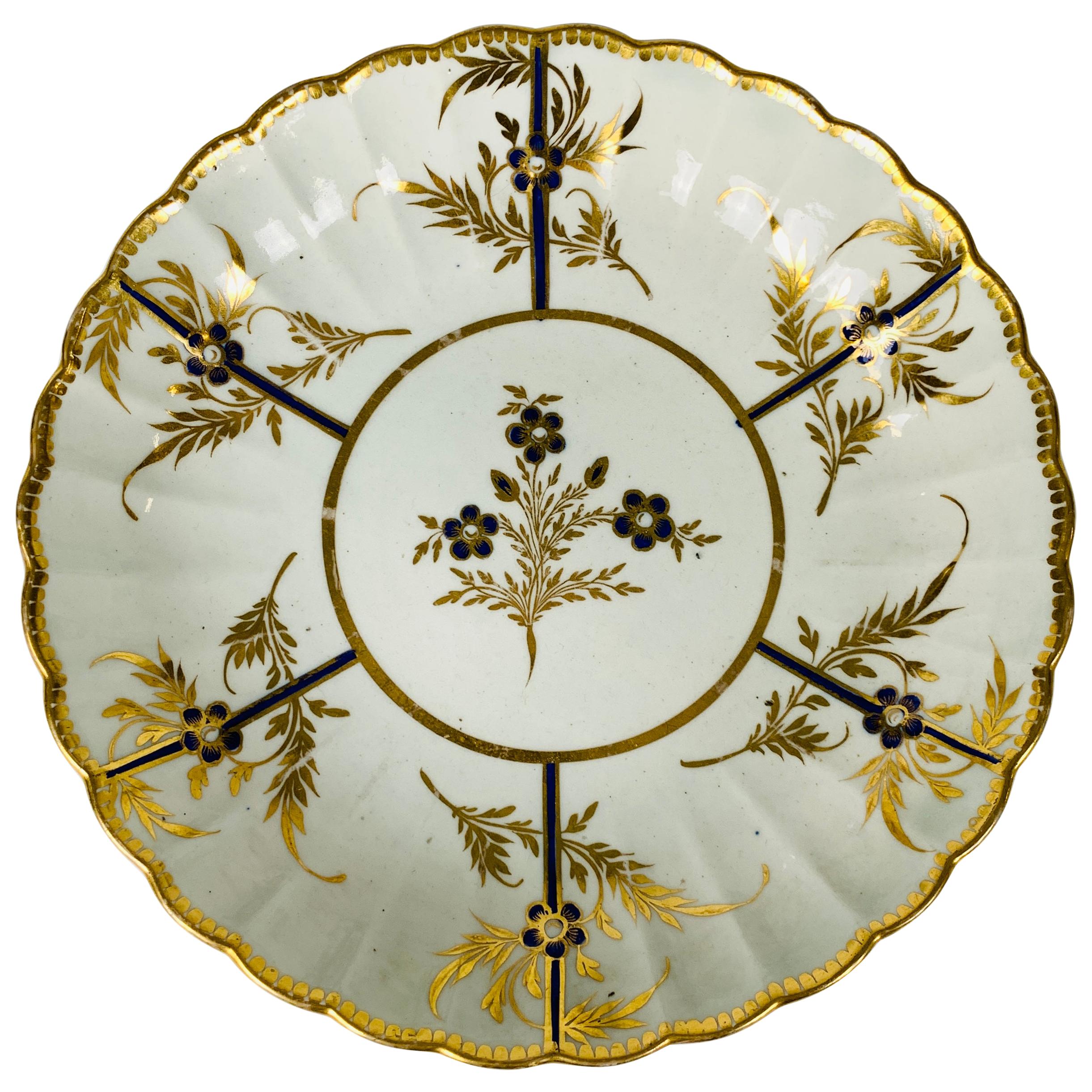 Plat en porcelaine anglaise bleu et or peint à la main du 18ème siècle vers 1780