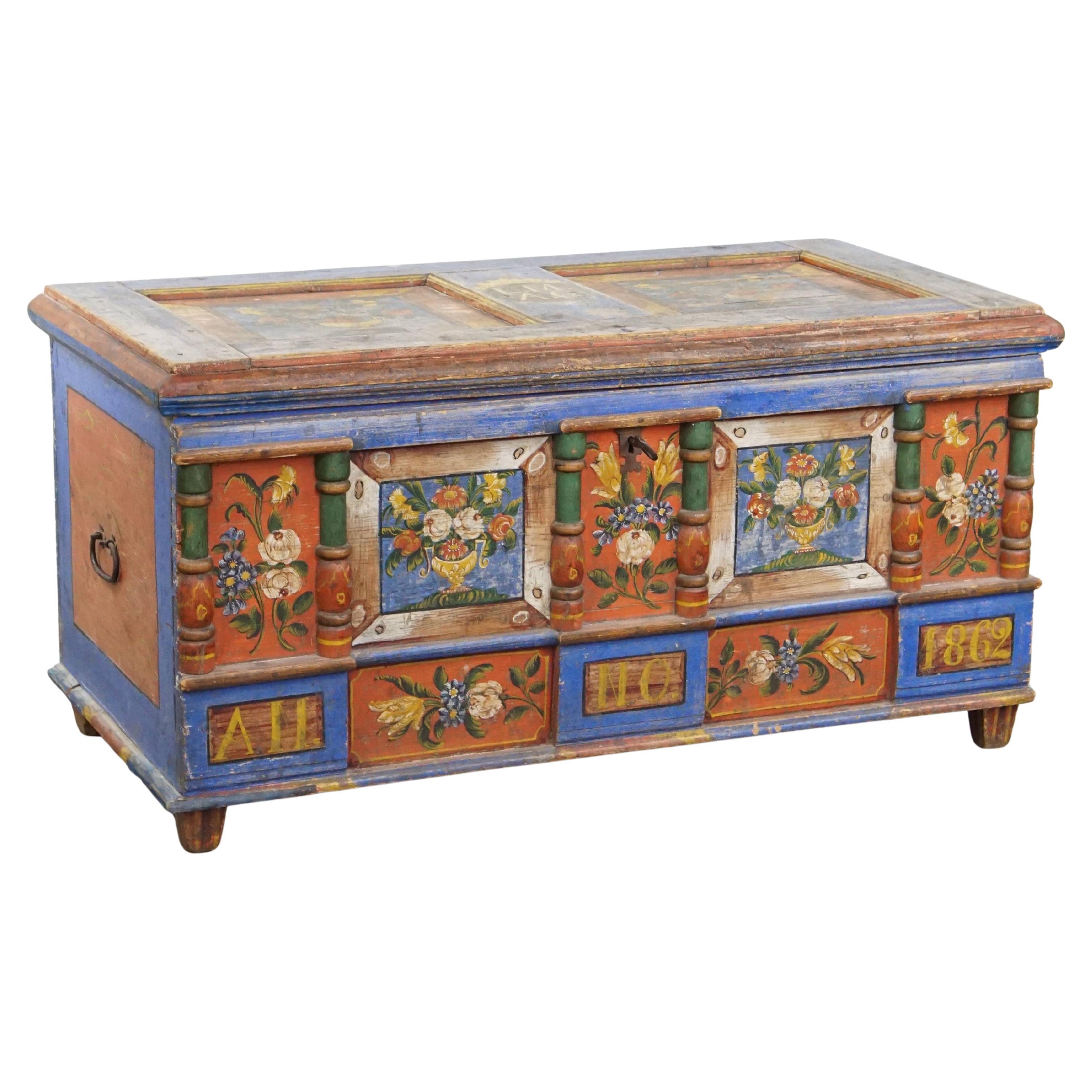 Hand-painted antique bridal chest/ coffee table from the 19th century For Sale
