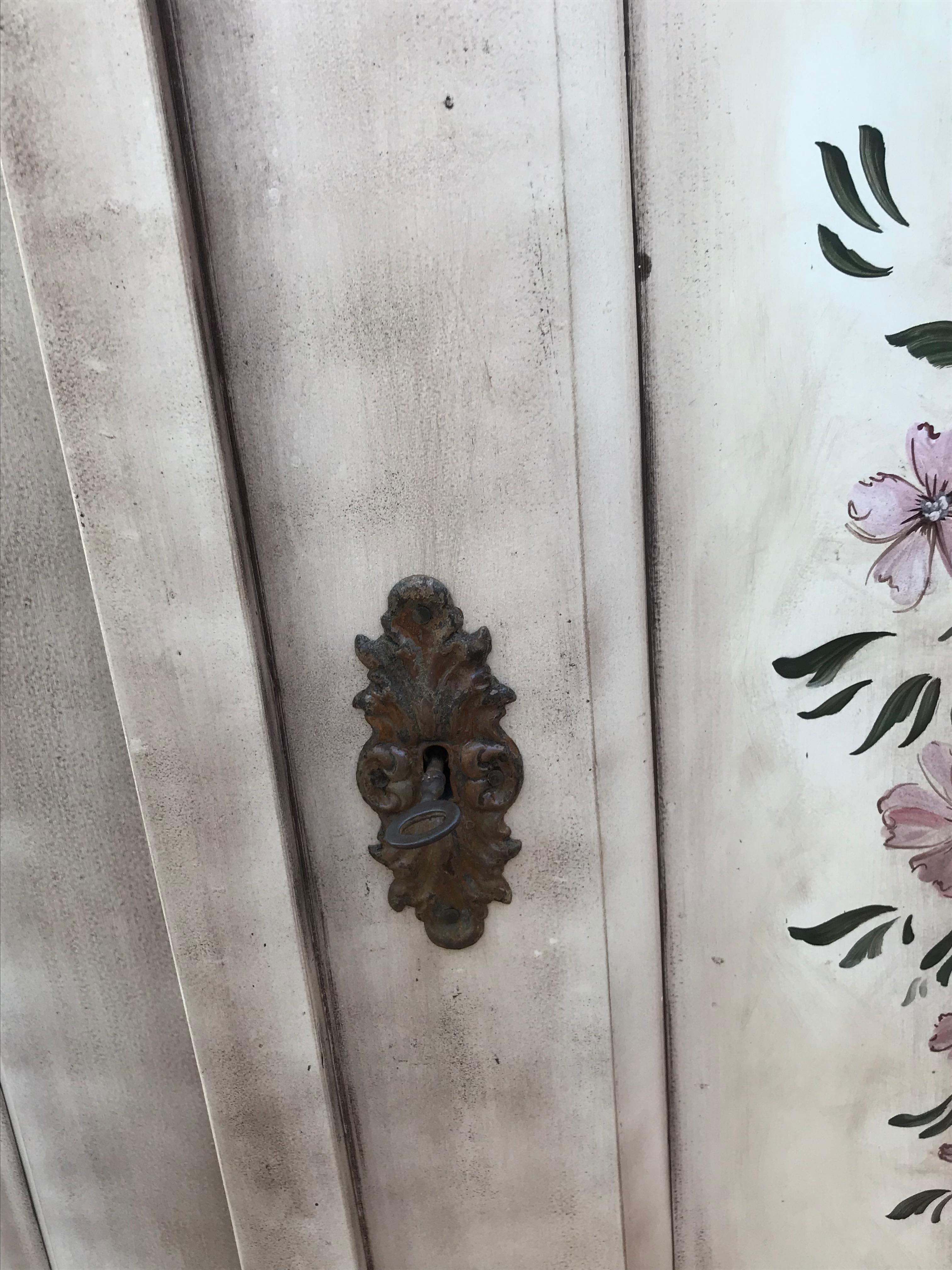 Hand Painted Antique Double Wardrobe In Good Condition For Sale In Lábatlan, HU