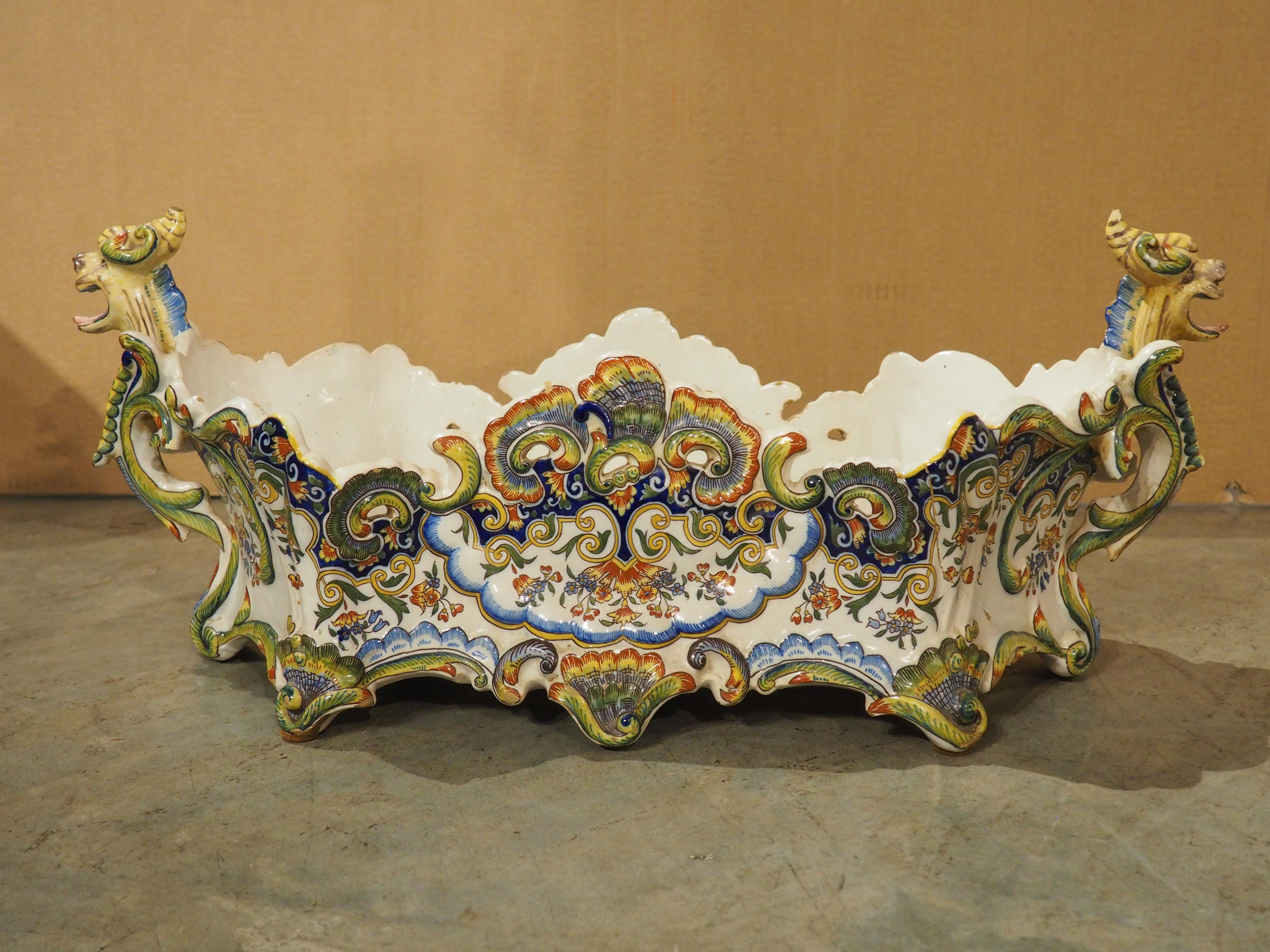 Giardiniera in maiolica francese dipinta a mano, Decor Rouen, Circa 1900 in vendita 4