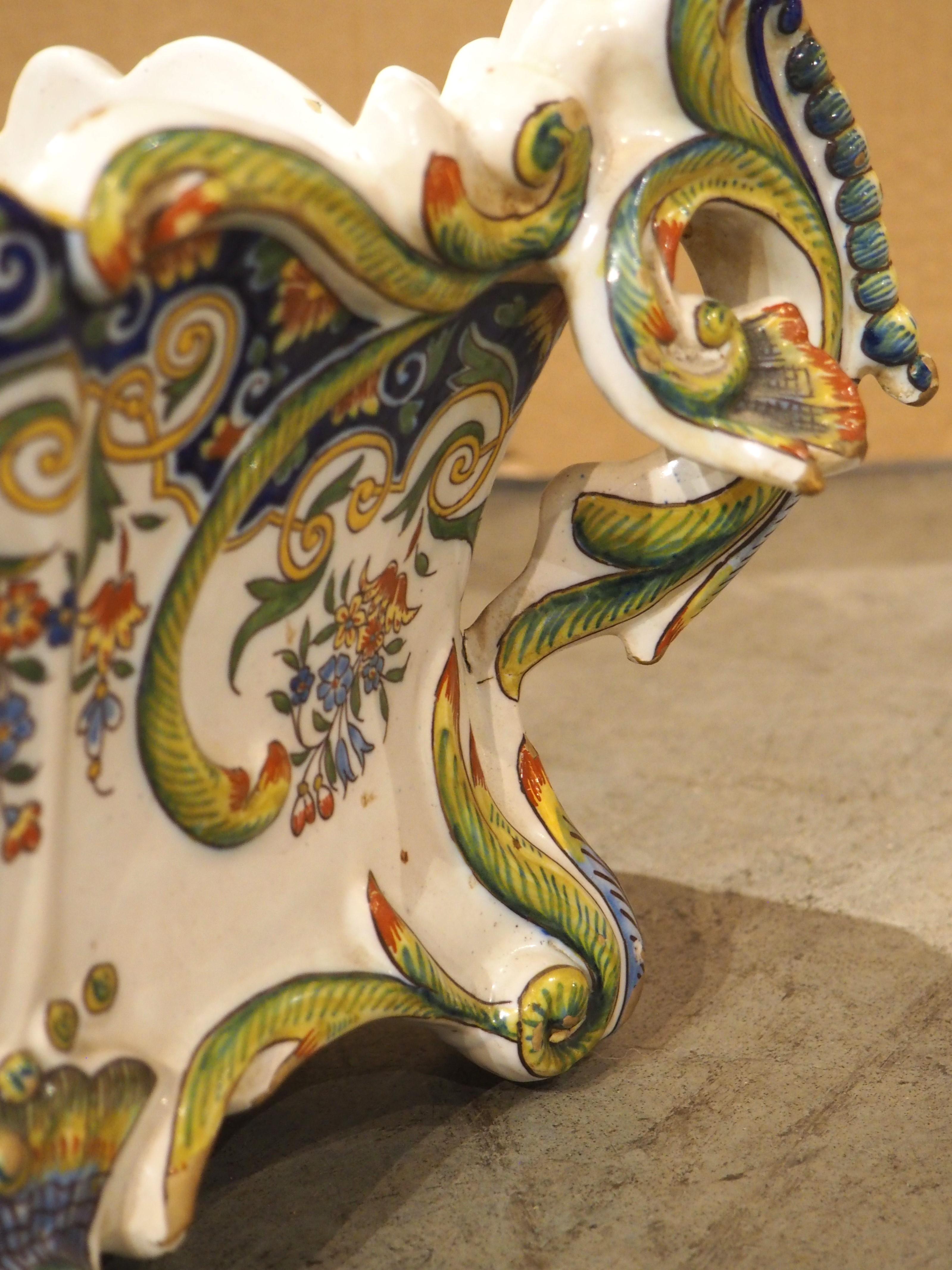 Inizio XX secolo Giardiniera in maiolica francese dipinta a mano, Decor Rouen, Circa 1900 in vendita