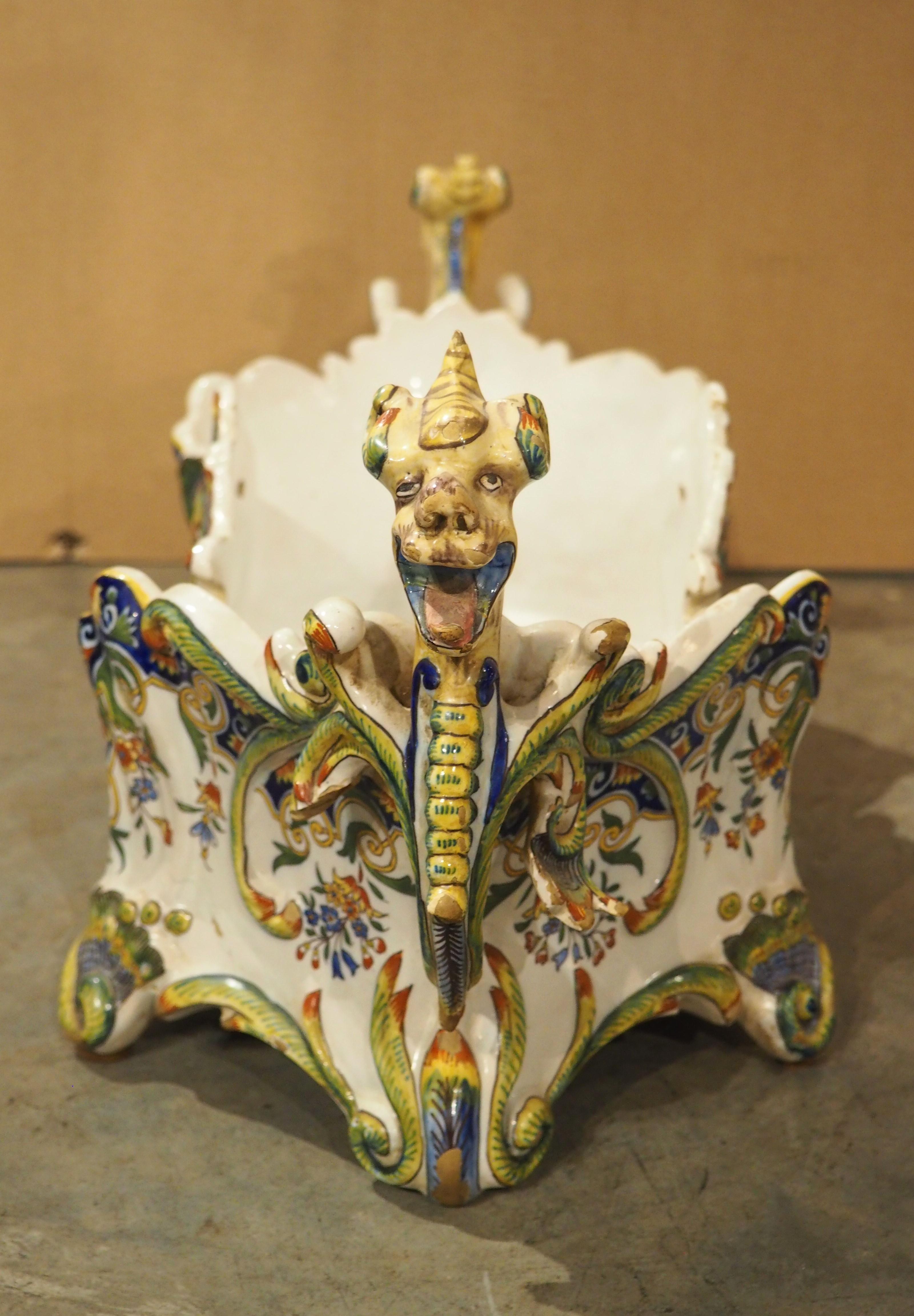 Giardiniera in maiolica francese dipinta a mano, Decor Rouen, Circa 1900 in vendita 2