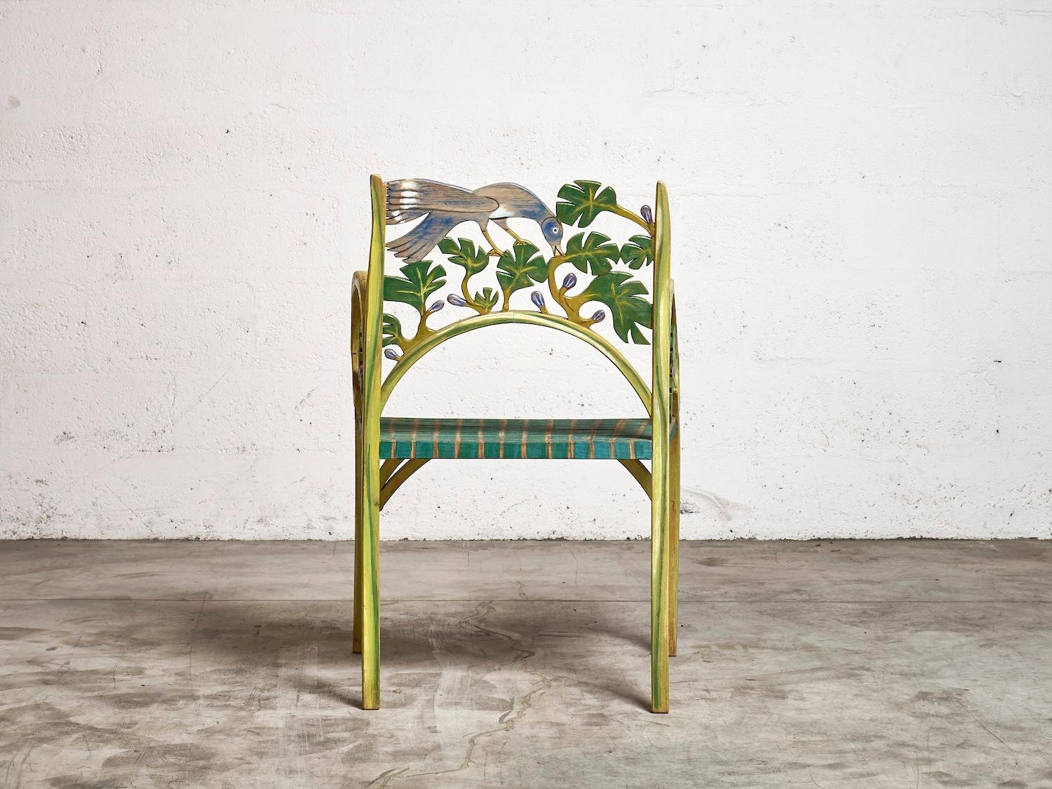 Français Fauteuil peint à la main par Gerard Rigot en vente