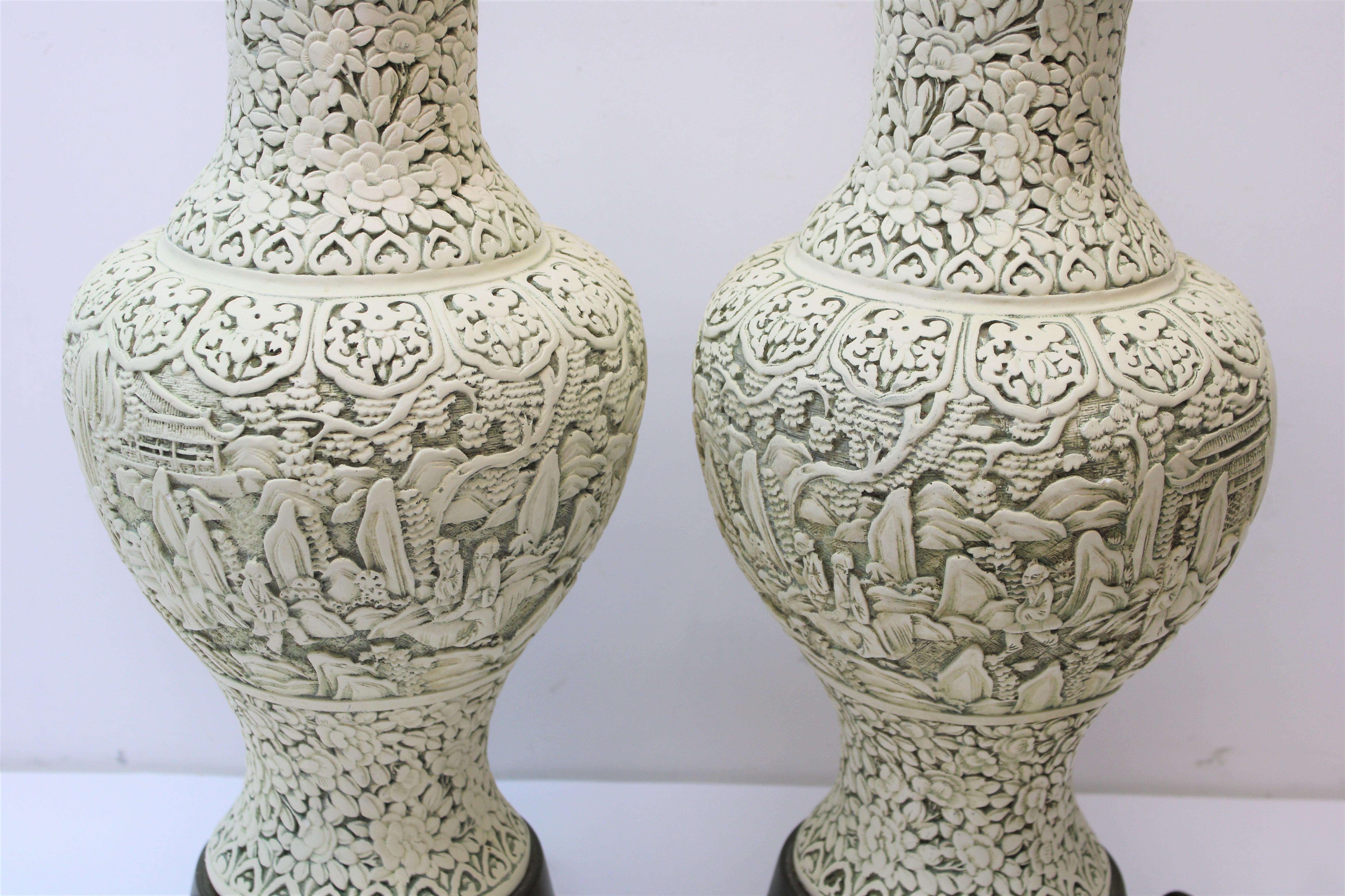 Hand Painted Asian Porcelain Lamps For Sale 3