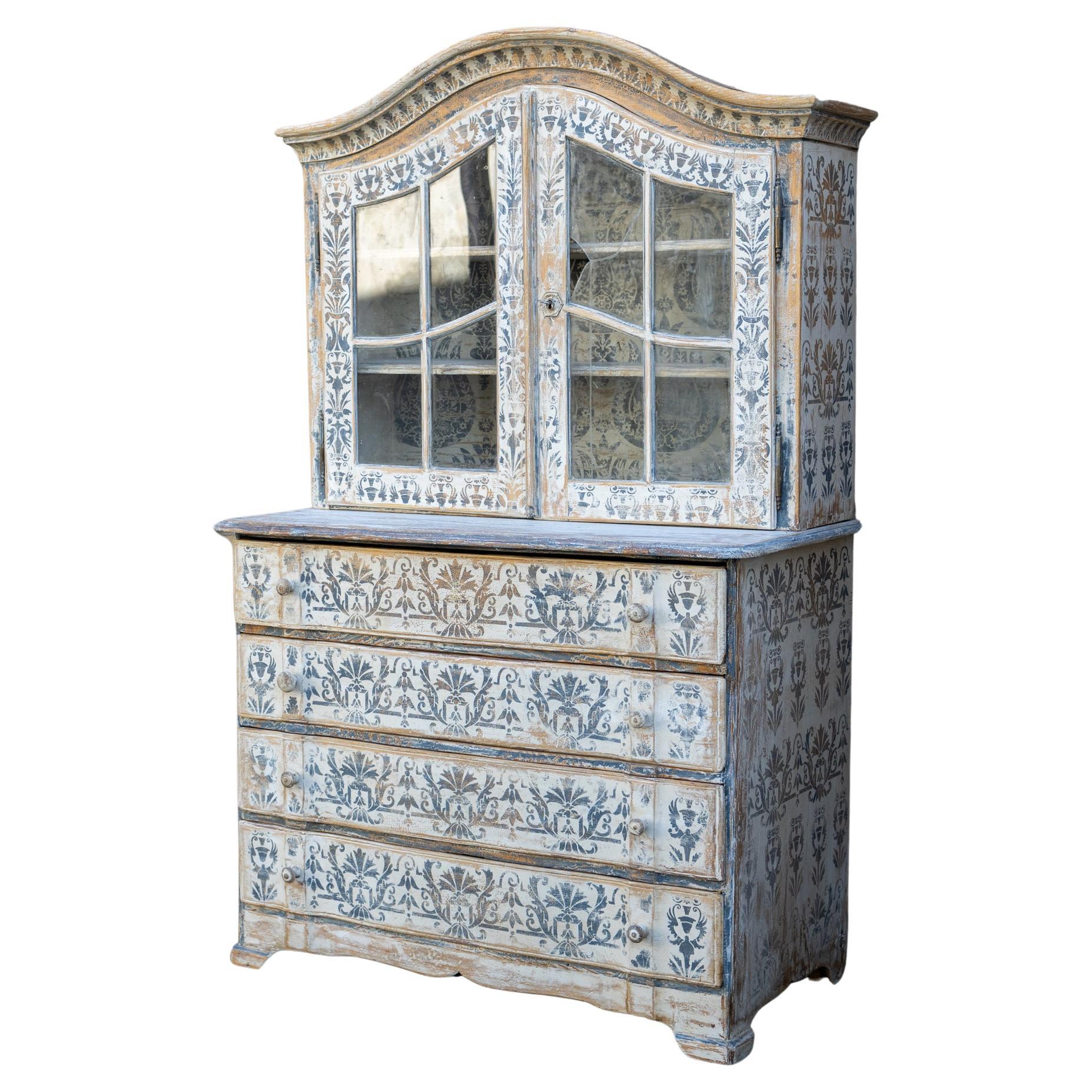 Armoire baroque peinte à la main avec motif bleu, vers 1770