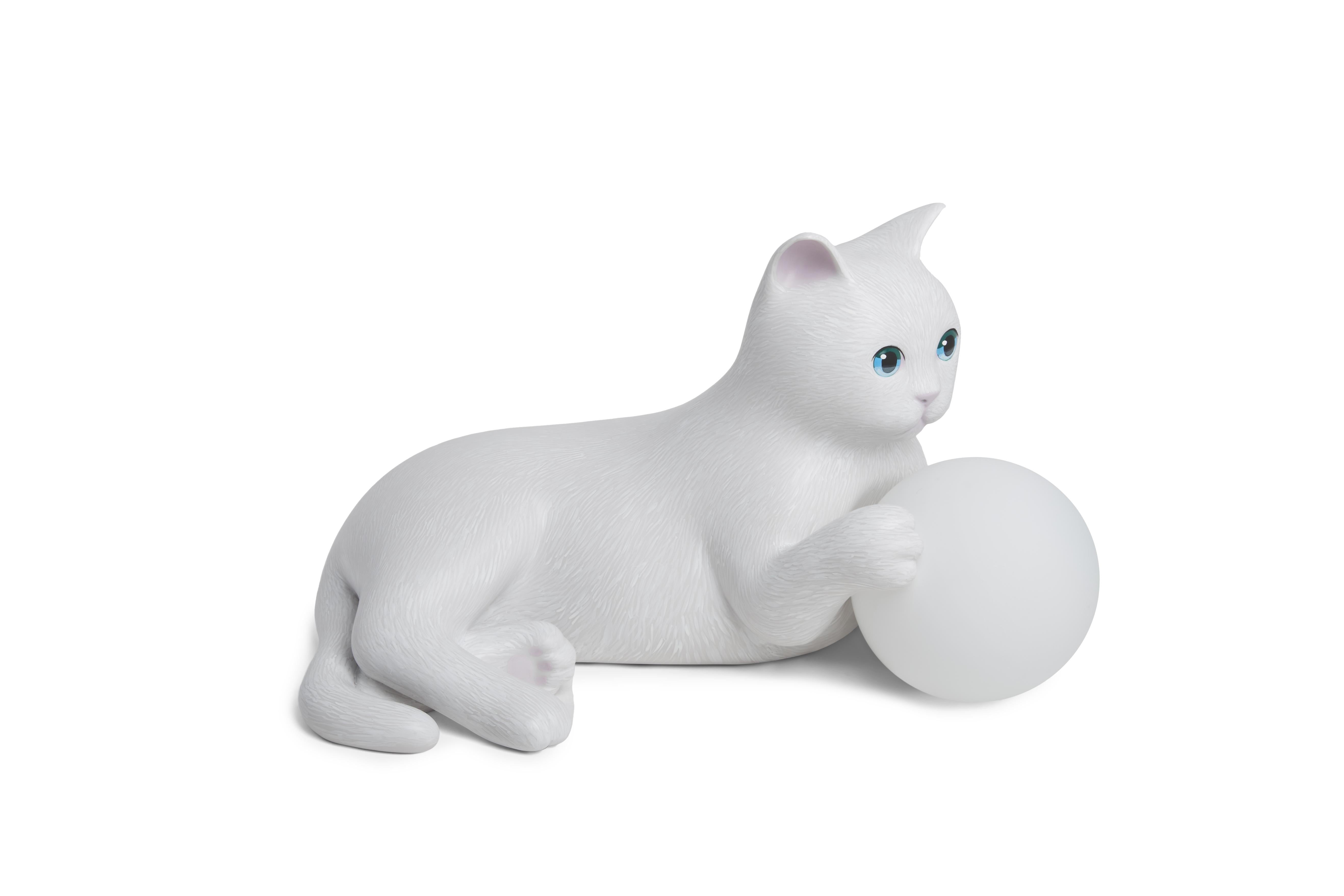 Contemporain Lampe de table en forme de chat Birba, peinte à la main, Pet Therapy par Atelier Biagetti en vente