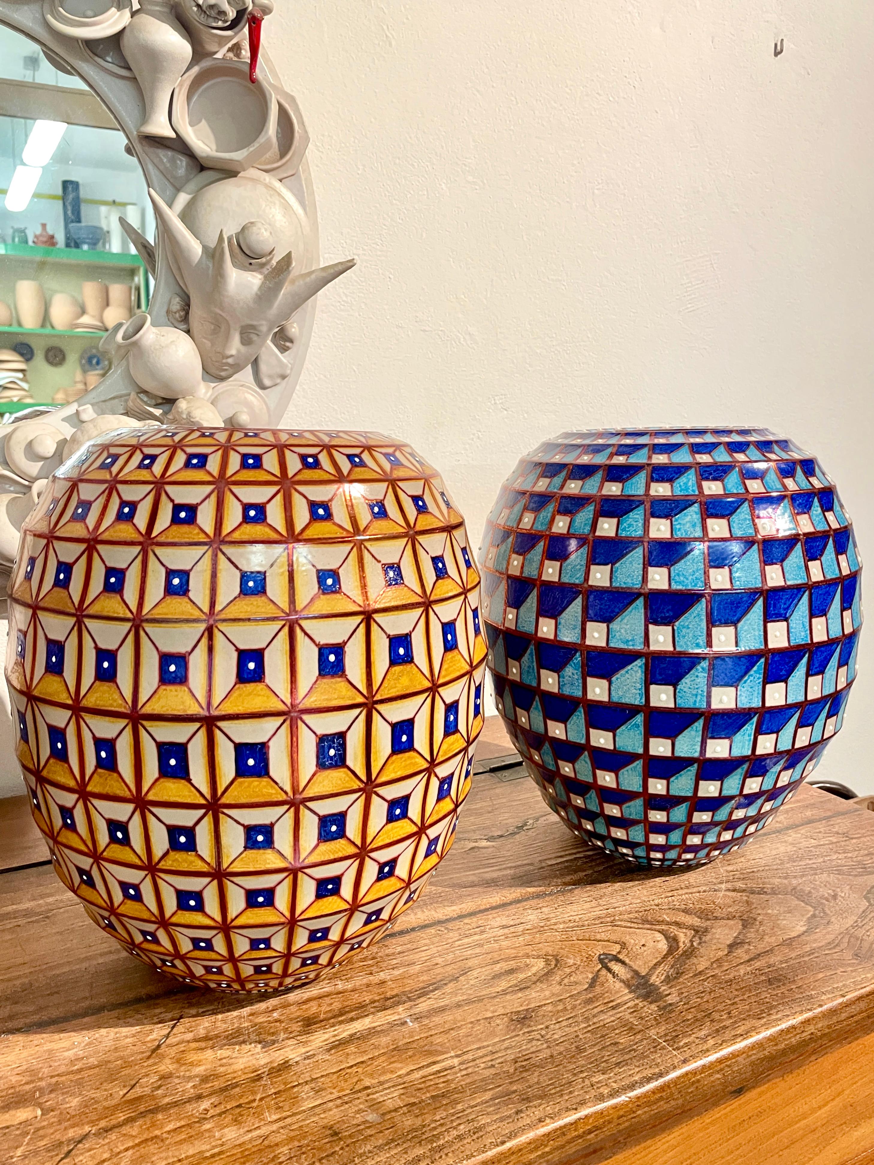 Hand Painted  Blue Ceramic Vase by Bottega Vignoli Italy Contemporary Majolica In New Condition For Sale In London, GB