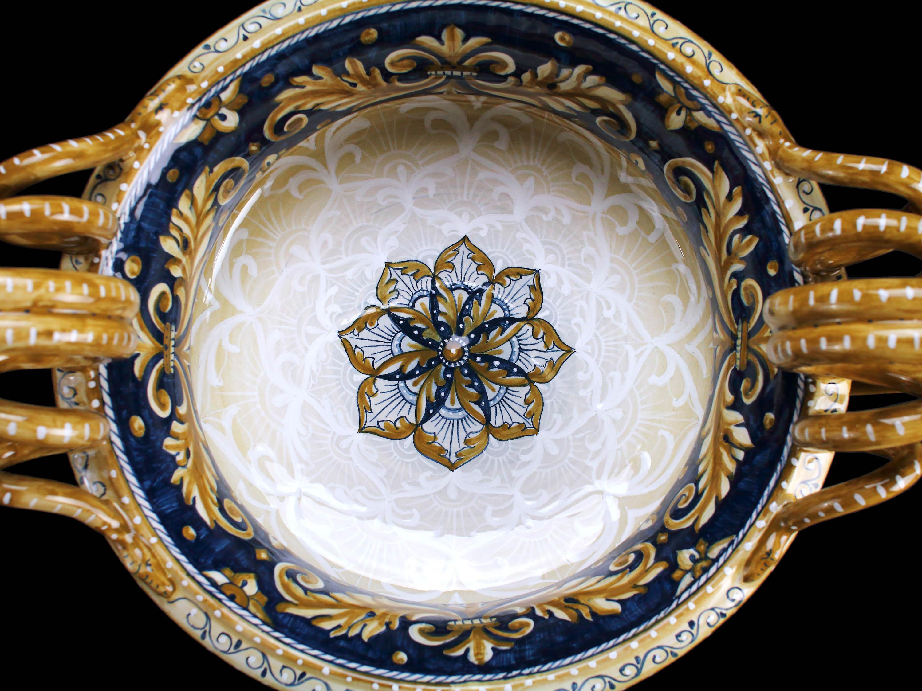 Hand Painted Blue Majolica Handles Bowl Centerpiece Ornament Renaissance Deruta In New Condition For Sale In Recanati, IT