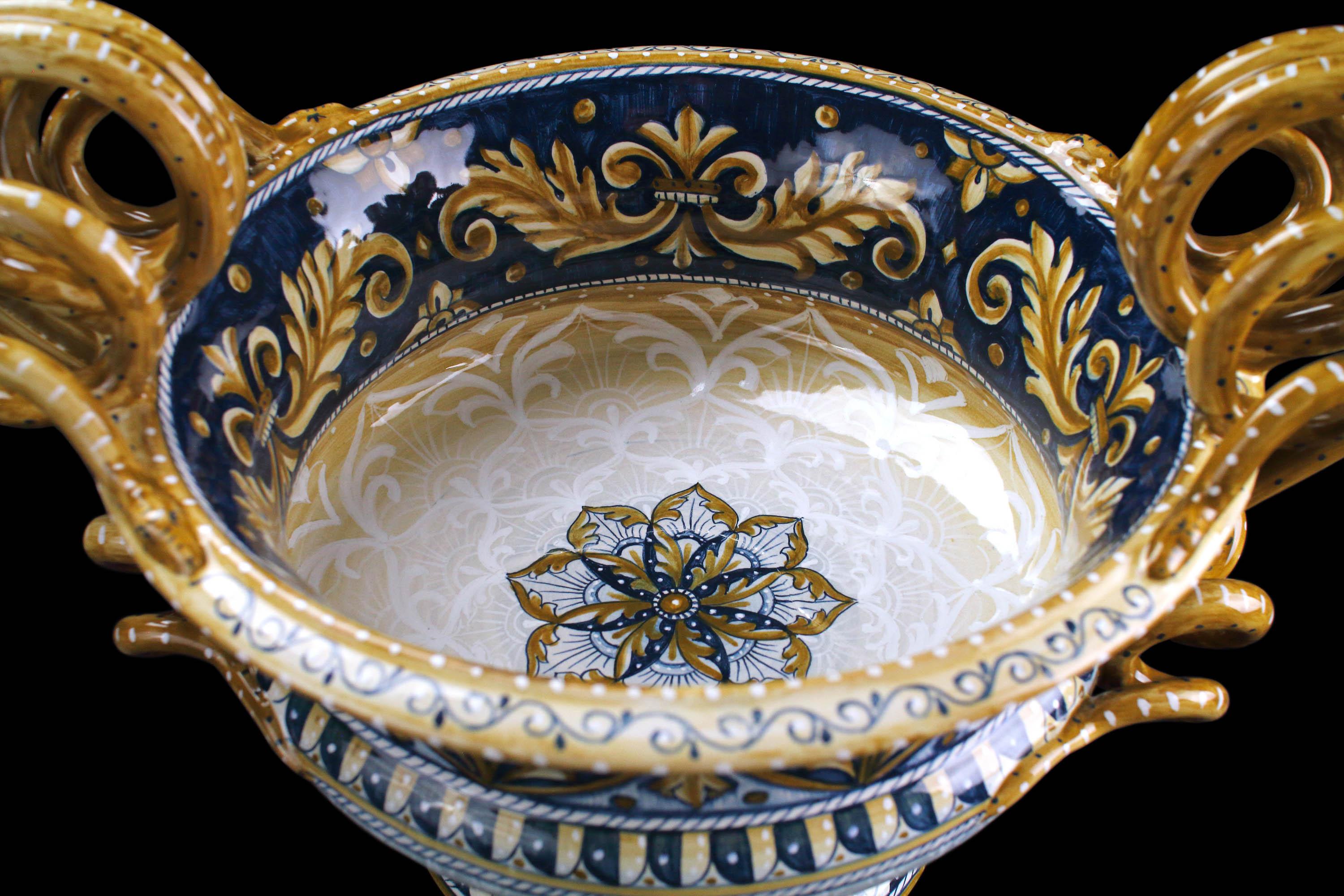 Hand Painted Blue Majolica Handles Bowl Centerpiece Ornament Renaissance Deruta For Sale 1