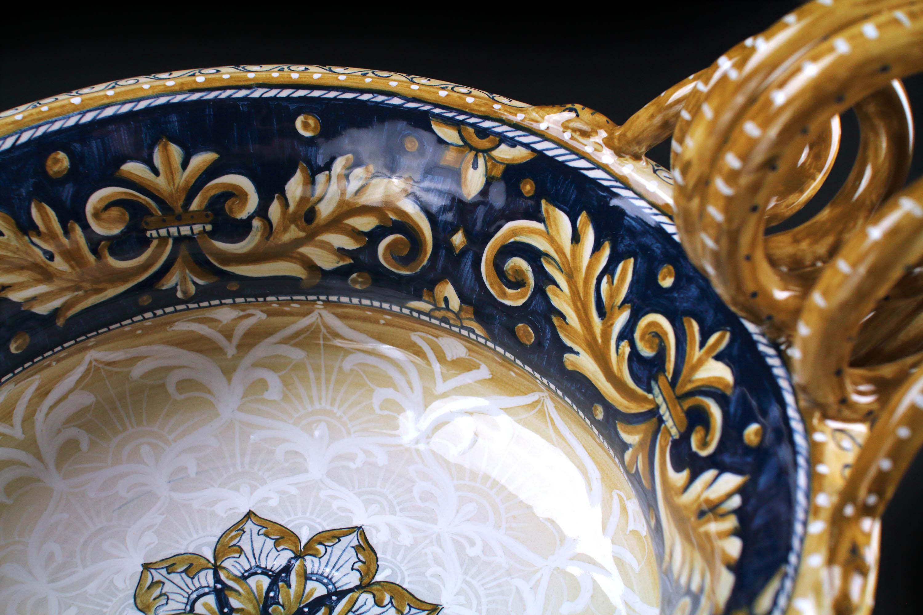 Hand Painted Blue Majolica Handles Bowl Centerpiece Ornament Renaissance Deruta For Sale 2