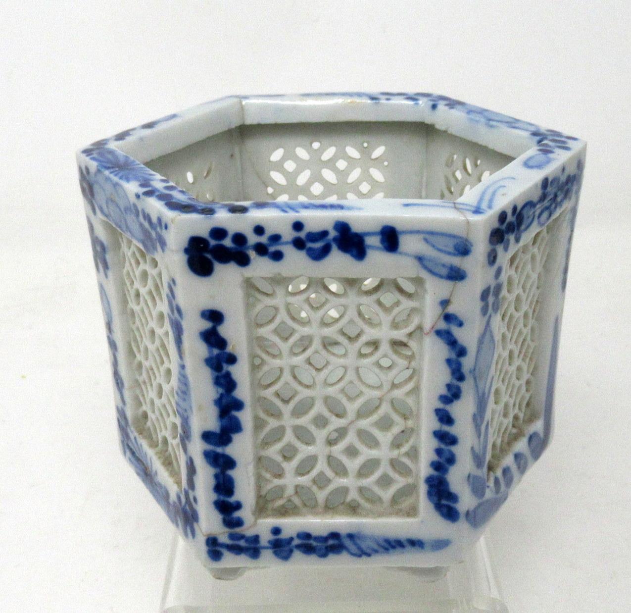 Hand Painted Blue White Japanese Chinese Reticulated Hexagonal Porcelain Vases 3