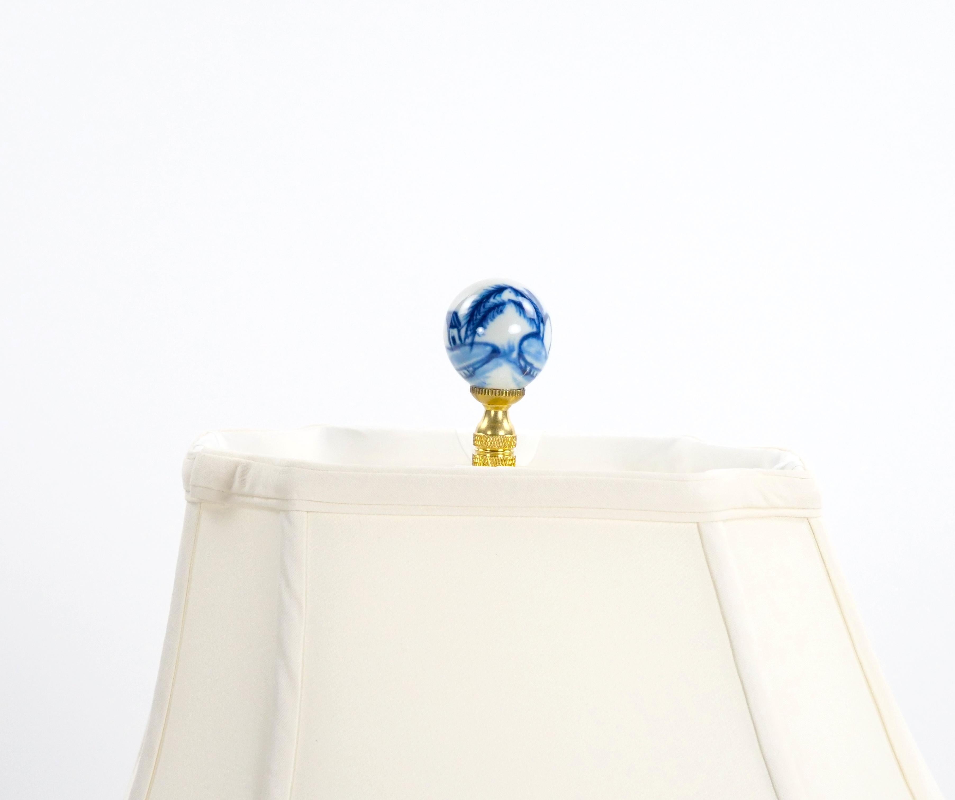 Hand Painted Blue & White Porcelain Table Lamps / Gilt Wood Painted Base For Sale 6