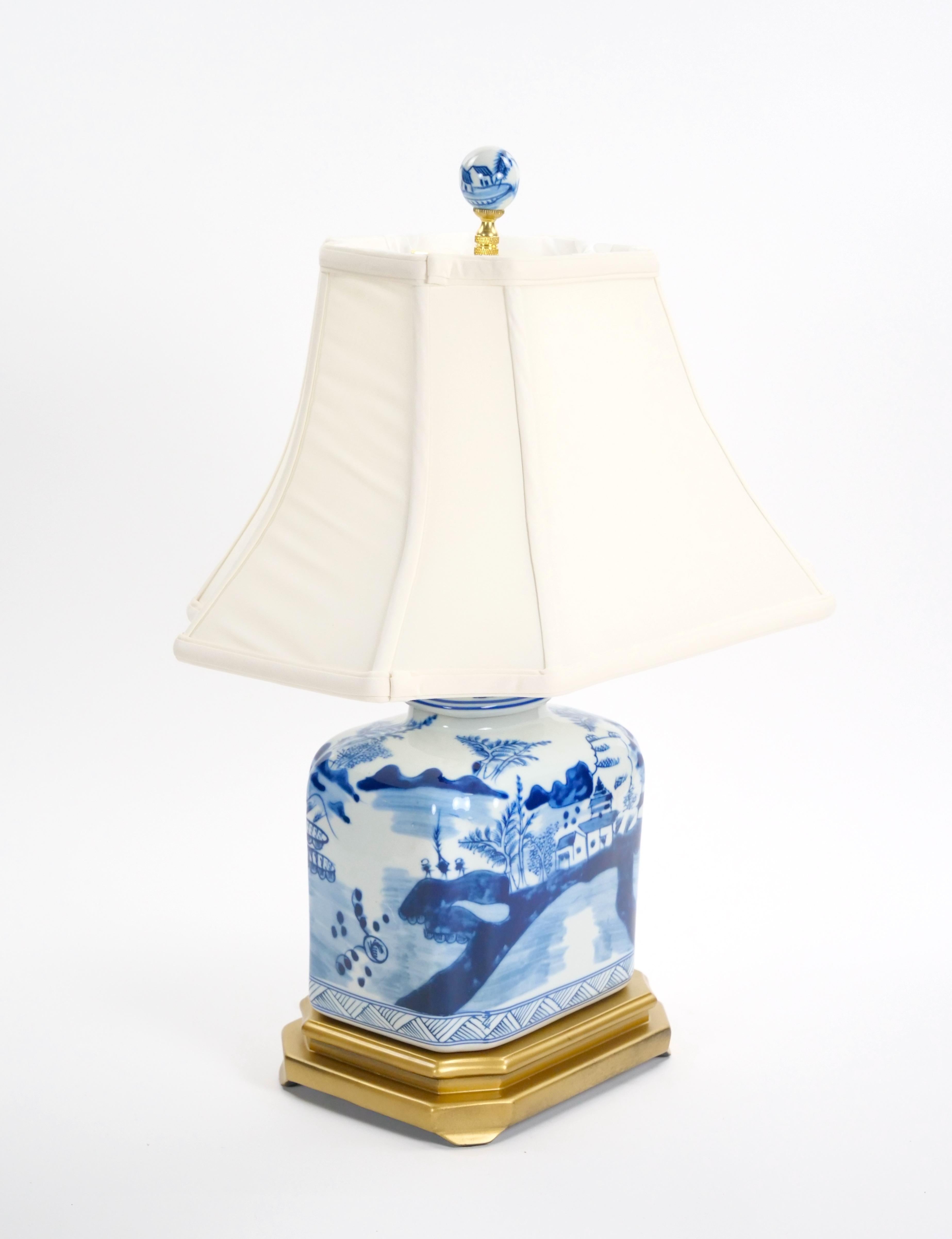 Hand Painted Blue & White Porcelain Table Lamps / Gilt Wood Painted Base For Sale 7