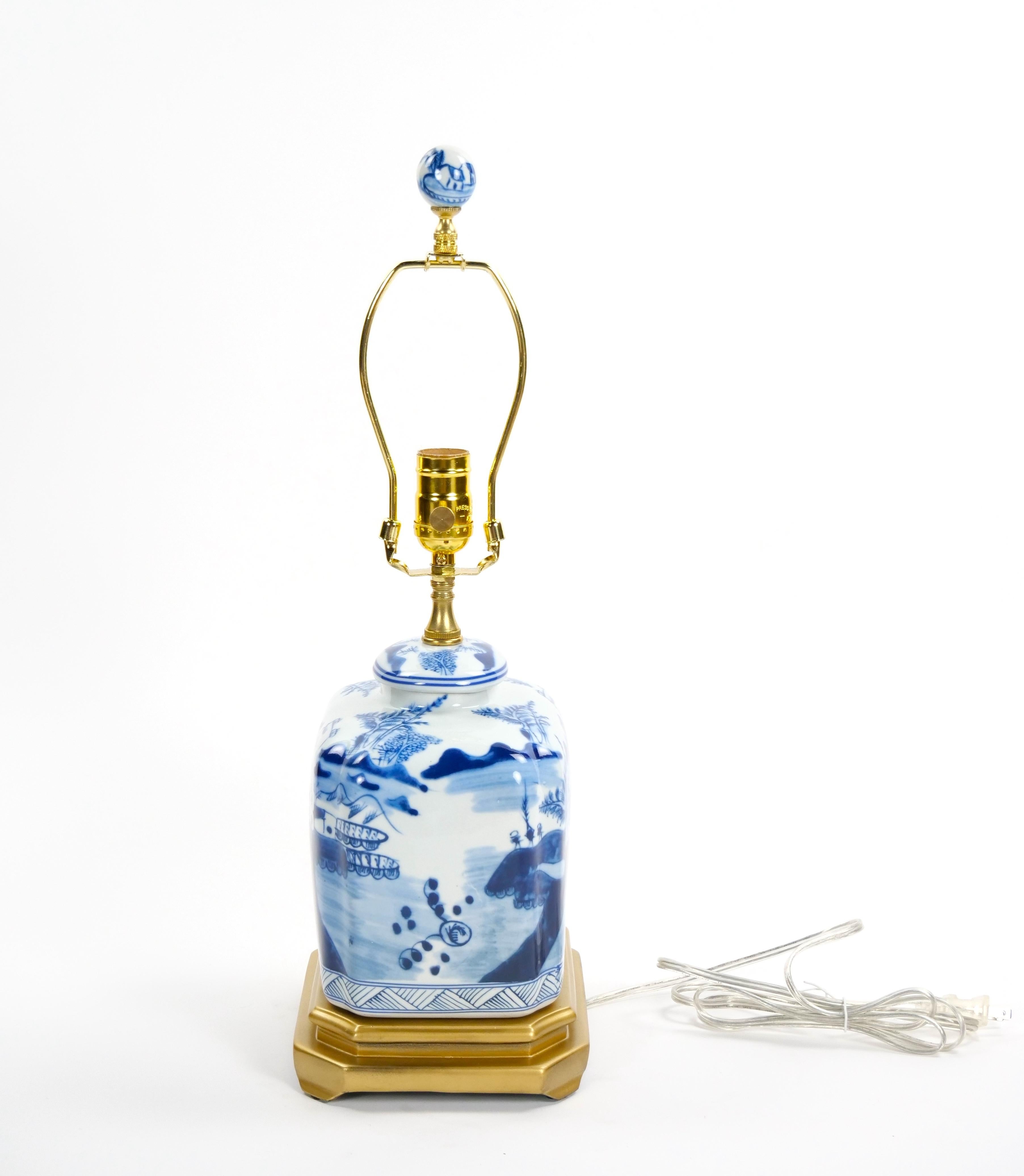 Hand Painted Blue & White Porcelain Table Lamps / Gilt Wood Painted Base For Sale 10