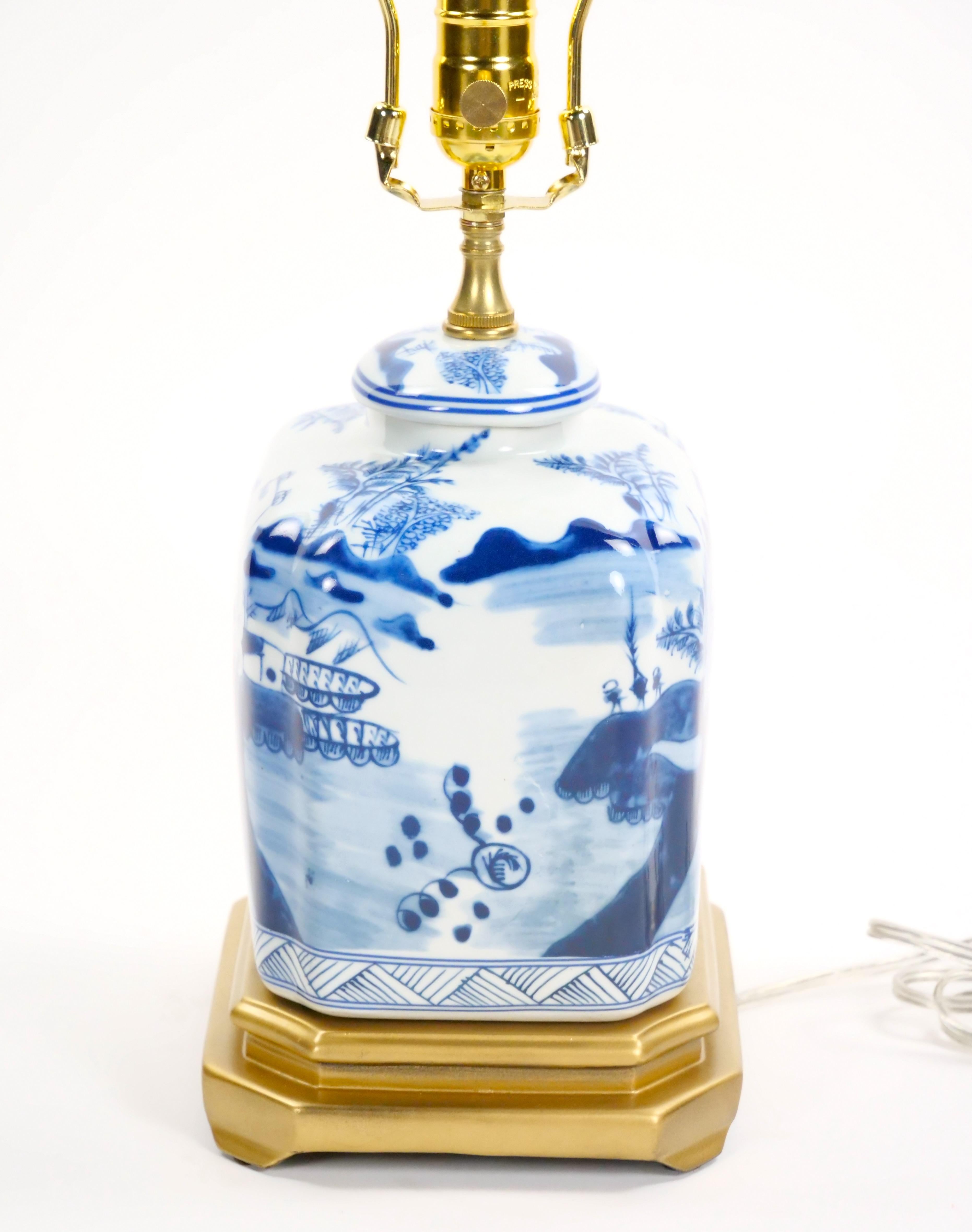Hand Painted Blue & White Porcelain Table Lamps / Gilt Wood Painted Base For Sale 12