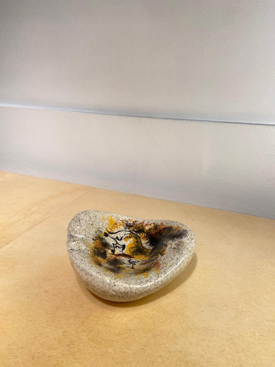 Édouard Cazaux
Hand-painted ceramic ashtray
France 1970
