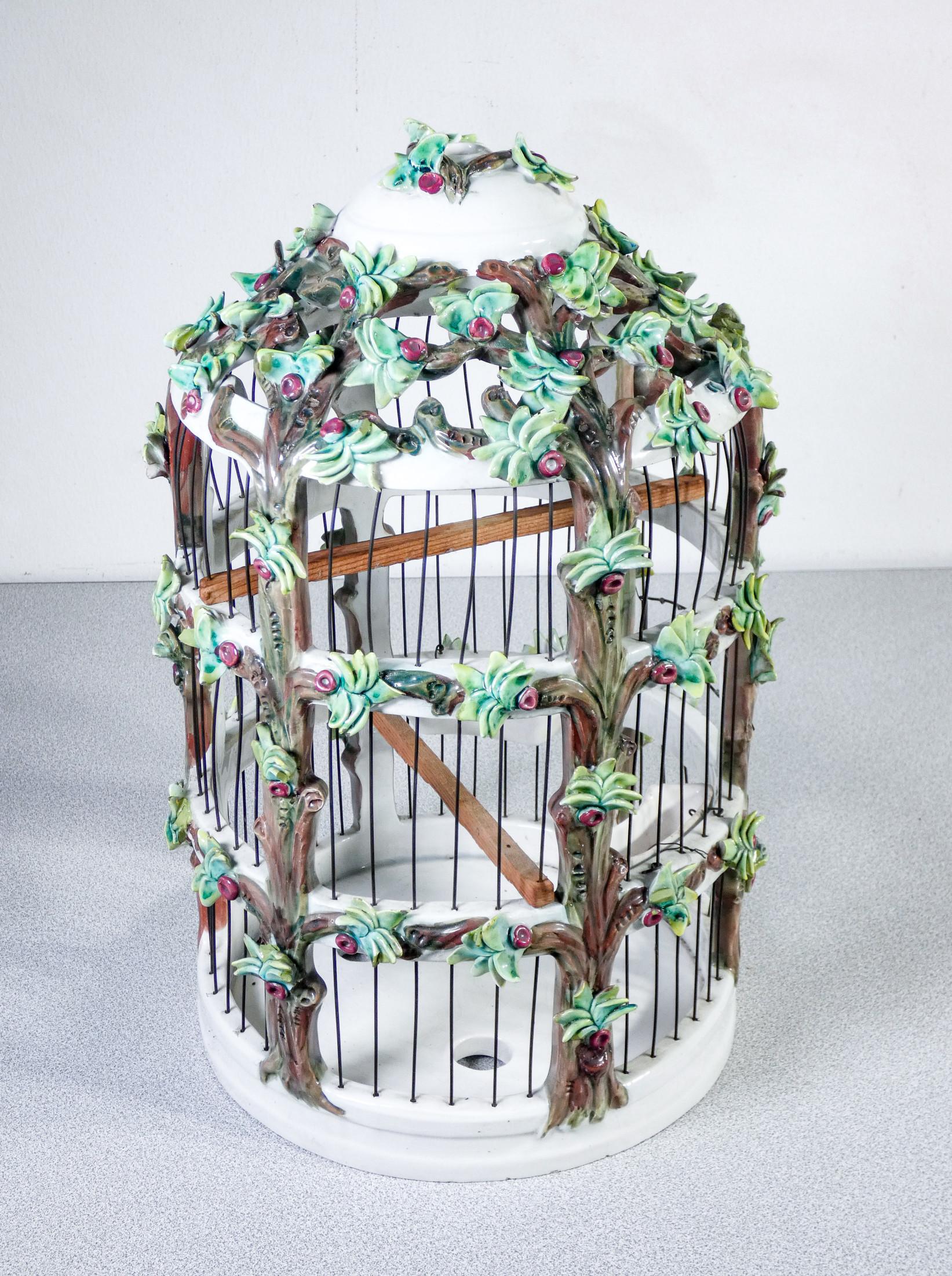 Hand Painted Ceramic Aviary, Italian Manufacture, Early Twentieth Century For Sale 3