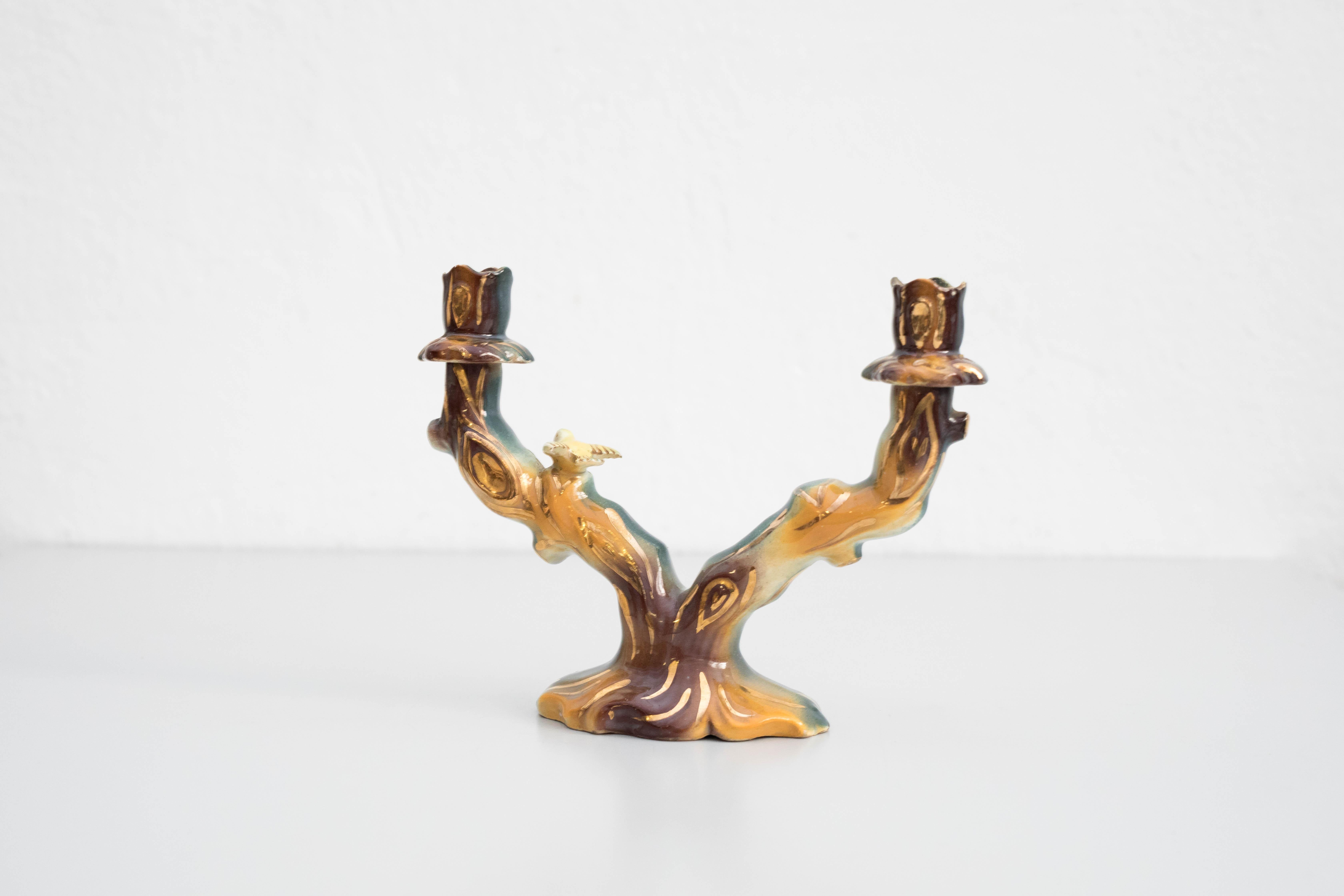 Portacandele in ceramica dipinto a mano, 1960 circa    

Di un produttore sconosciuto. Spagna.    

In condizioni originali, con lievi usure dovute all'età e all'uso, che conservano una bella patina. 

C'è un piccolo pezzo rotto.    

Materiali: 