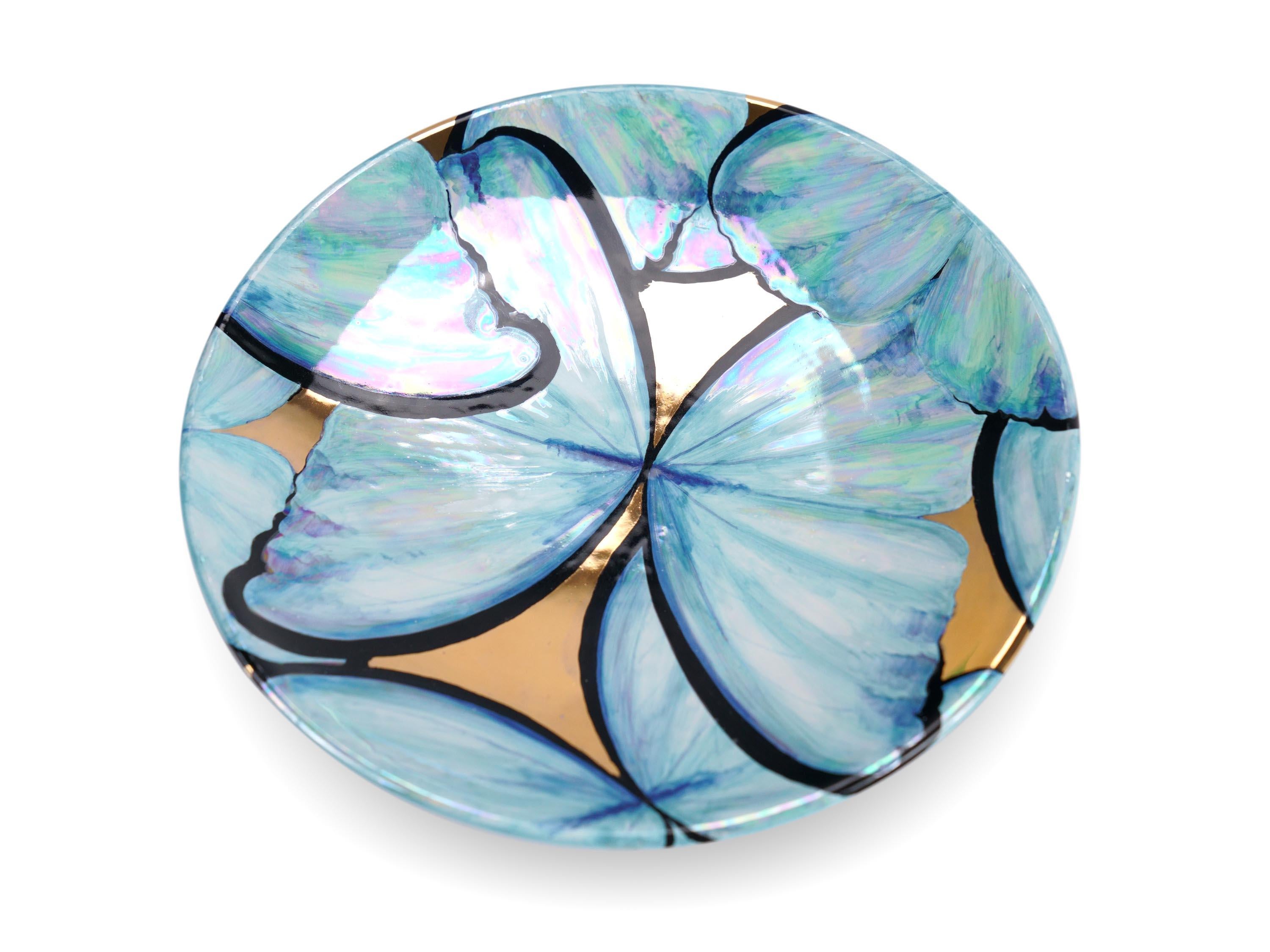 italien Charger Plate Blue Butterflies Gold Luster Hand-Painted Italian Ceramic en vente