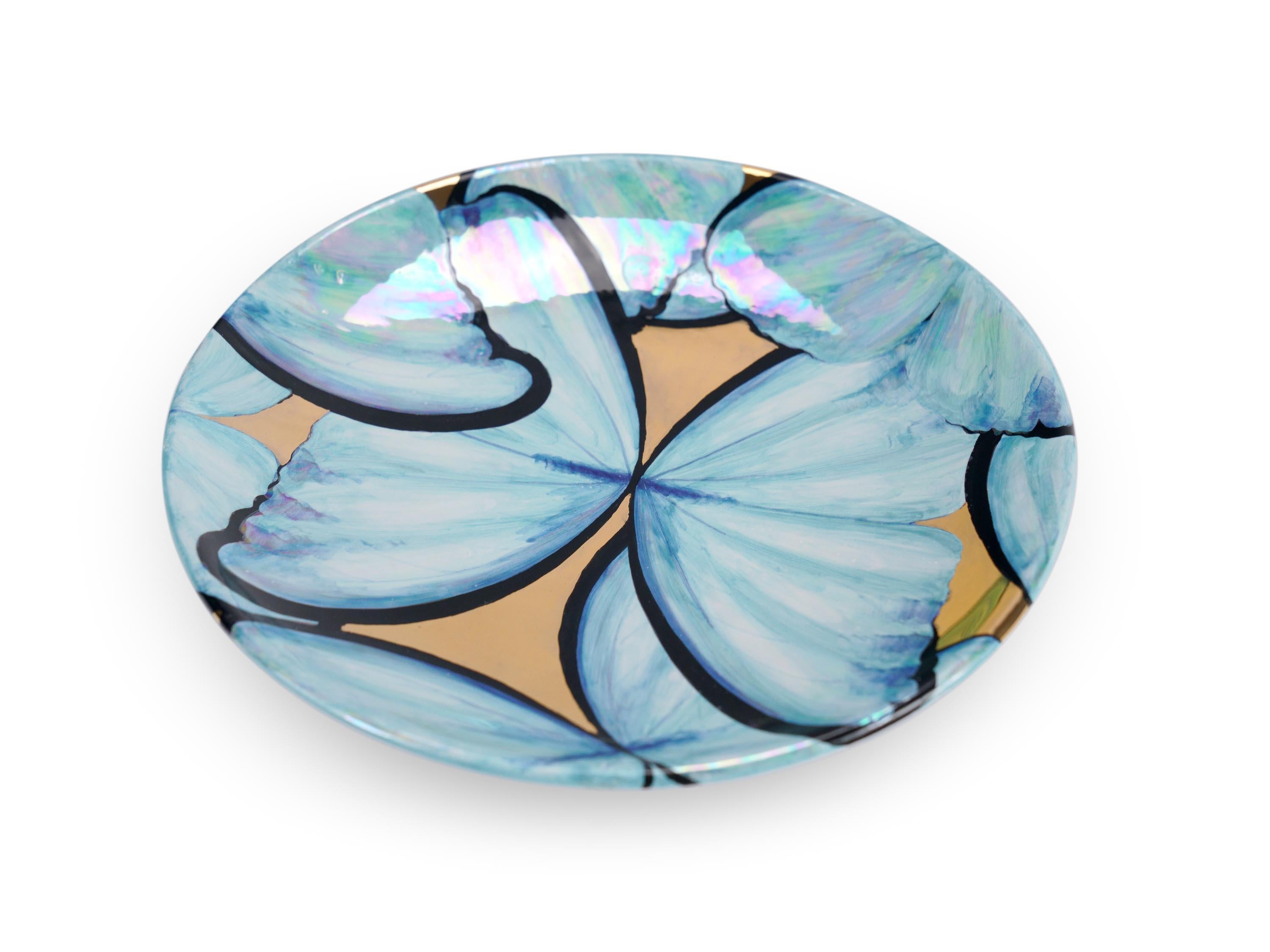 Fait main Charger Plate Blue Butterflies Gold Luster Hand-Painted Italian Ceramic en vente
