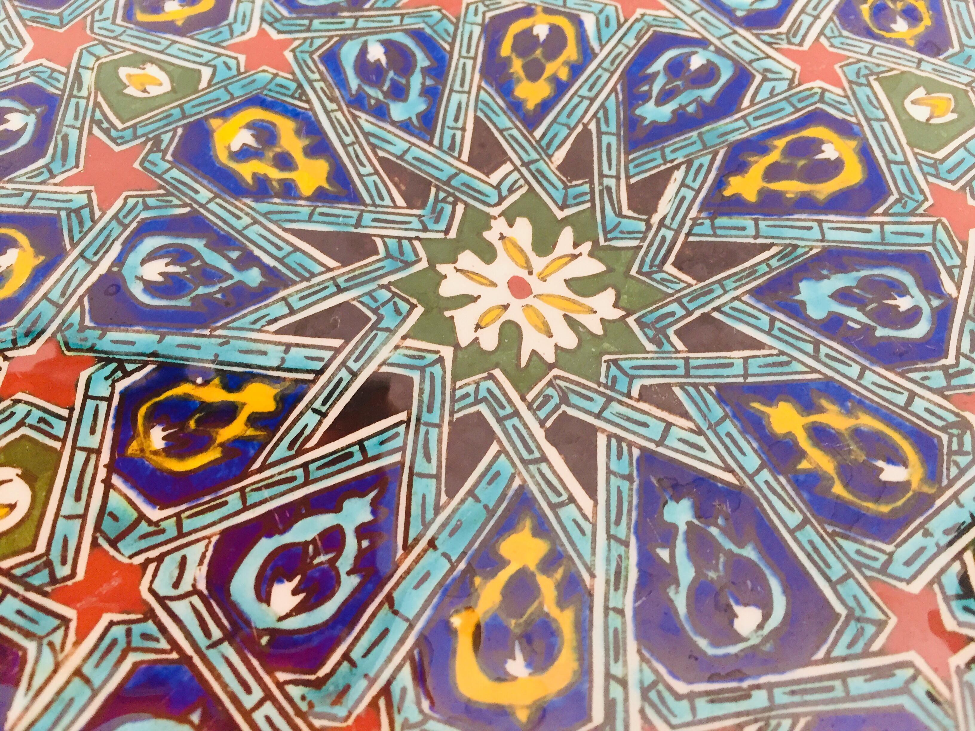 Hand Painted Ceramic Decorative Moorish Plate For Sale 3