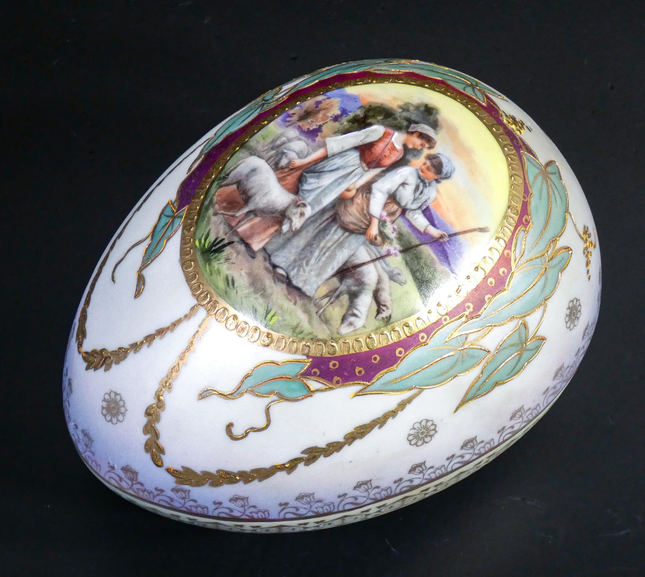 Hand-Painted Ceramic Egg-Shaped Box by Sevres, France, Mid-Twentieth Century For Sale 1