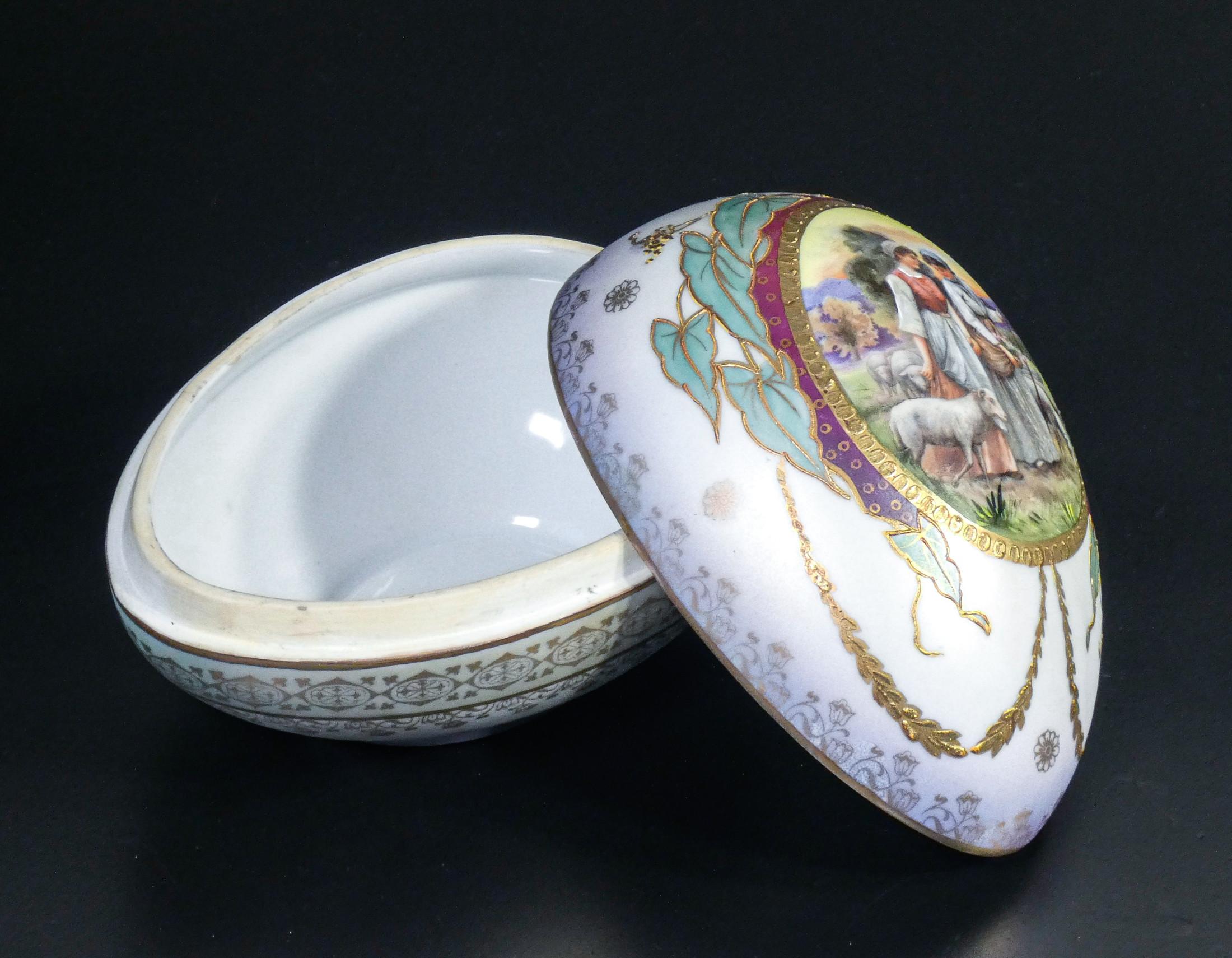 Hand-Painted Ceramic Egg-Shaped Box by Sevres, France, Mid-Twentieth Century For Sale 2
