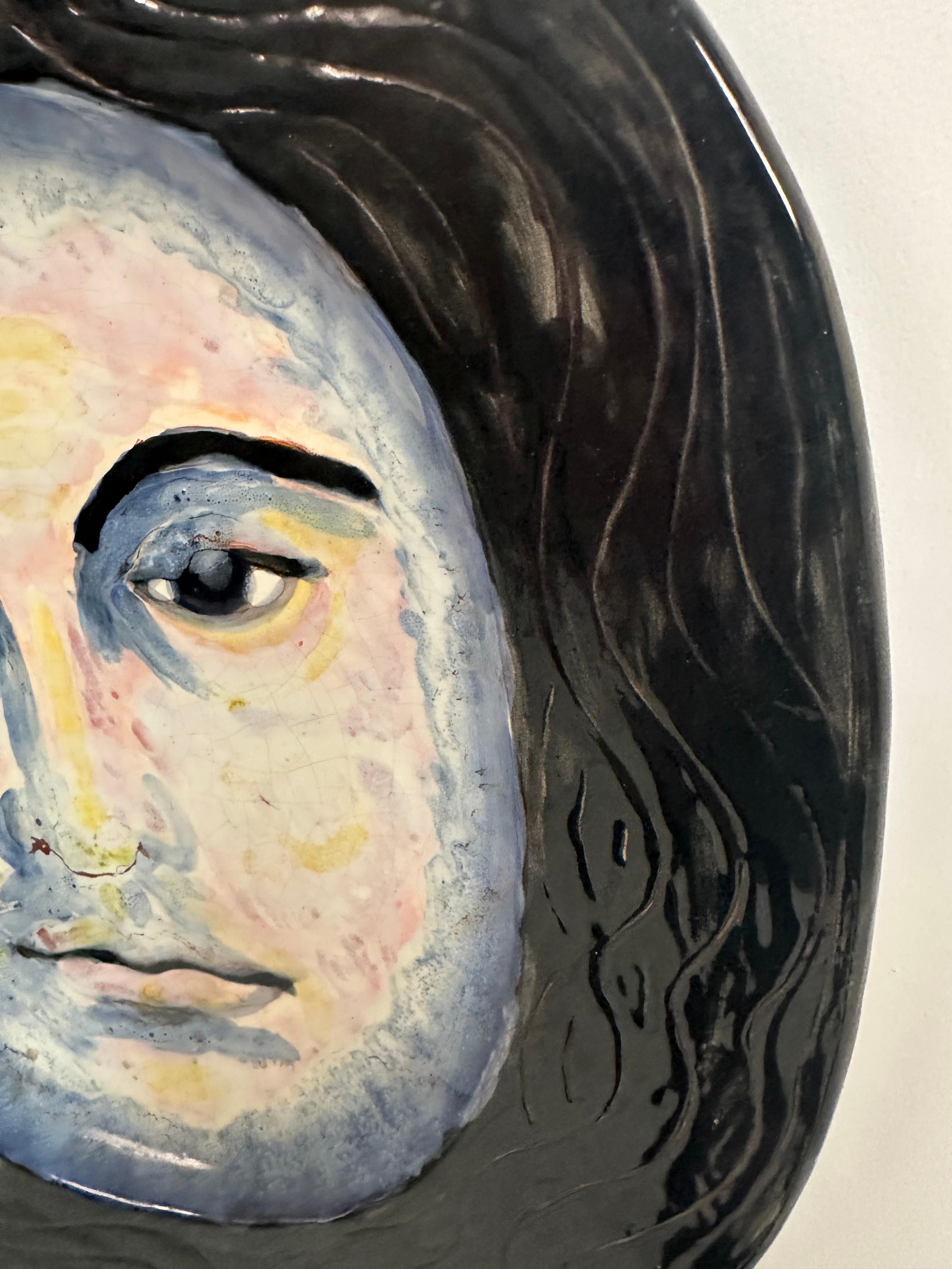 Vernissé Assiette en céramique peinte à la main en vente