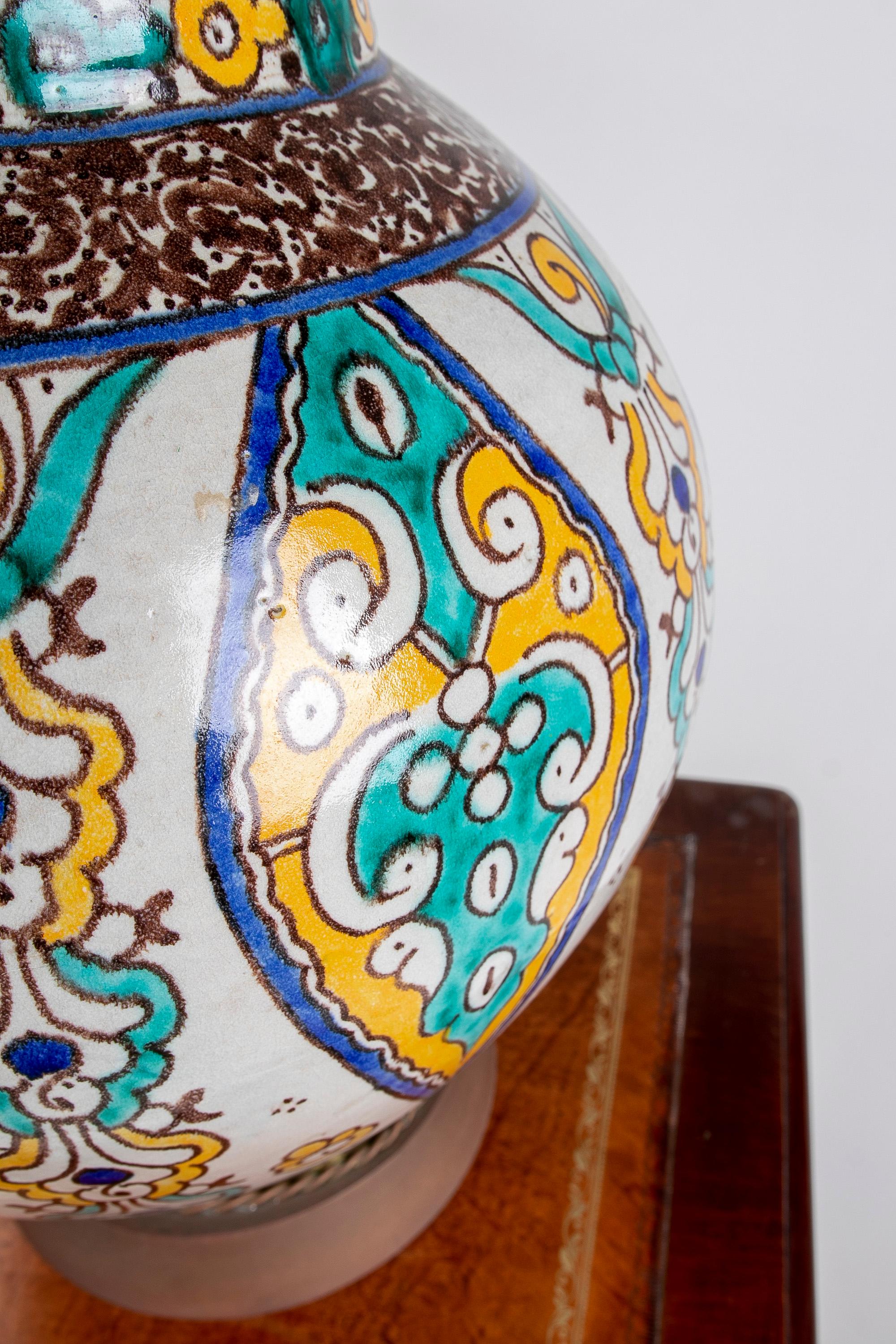 Hand-Painted Ceramic Table Lamp with Metal Decorations For Sale 7