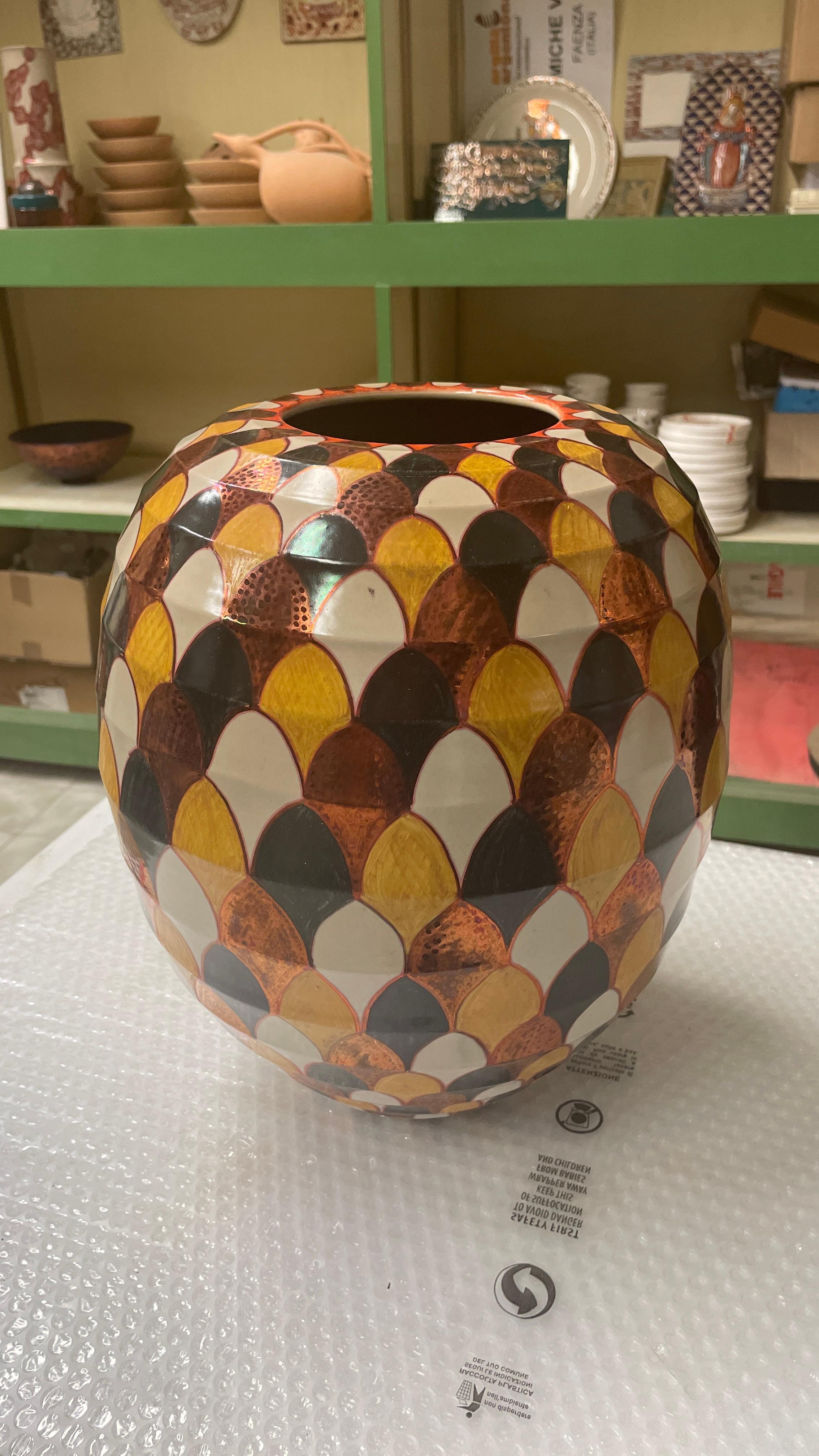 Hand Painted Ceramic Vase by Bottega Vignoli Italy Contemporary Majolica In New Condition For Sale In London, GB