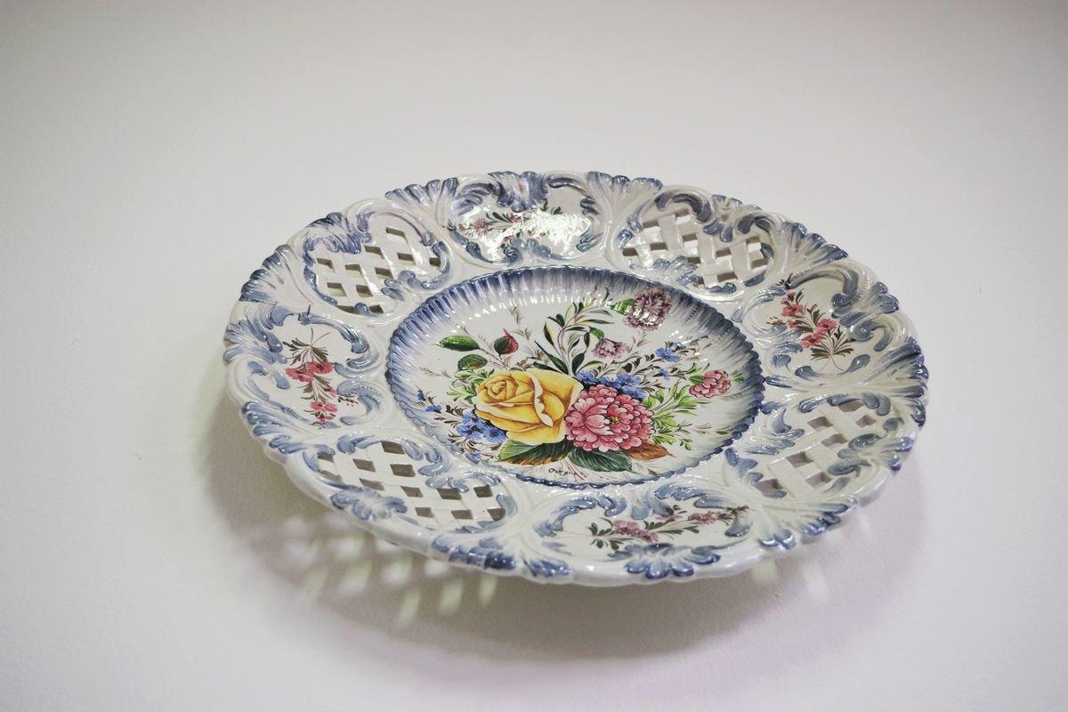 Hand-Painted Ceramic Wall Plate with Floral Motif – Bassano, Italy, 1970s in vendita 4