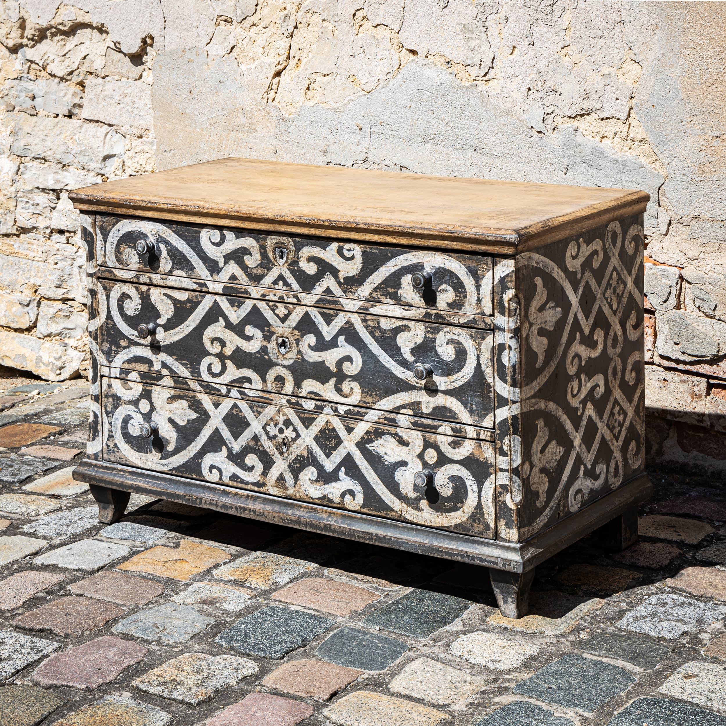 German Hand-Painted Chest of Drawers with Heart Motif, 19th Century For Sale