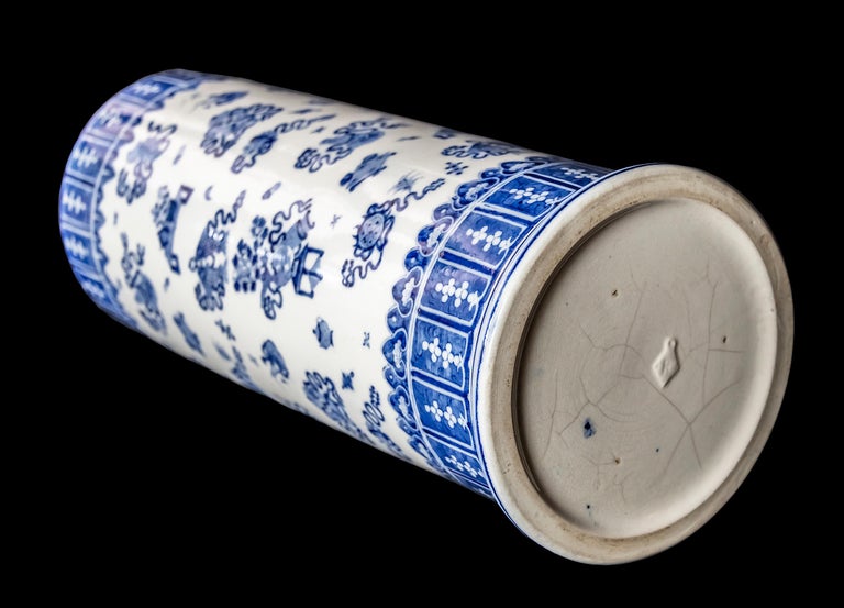 Hand Painted Chinese Ceramic Umbrella Stand For Sale at 1stDibs