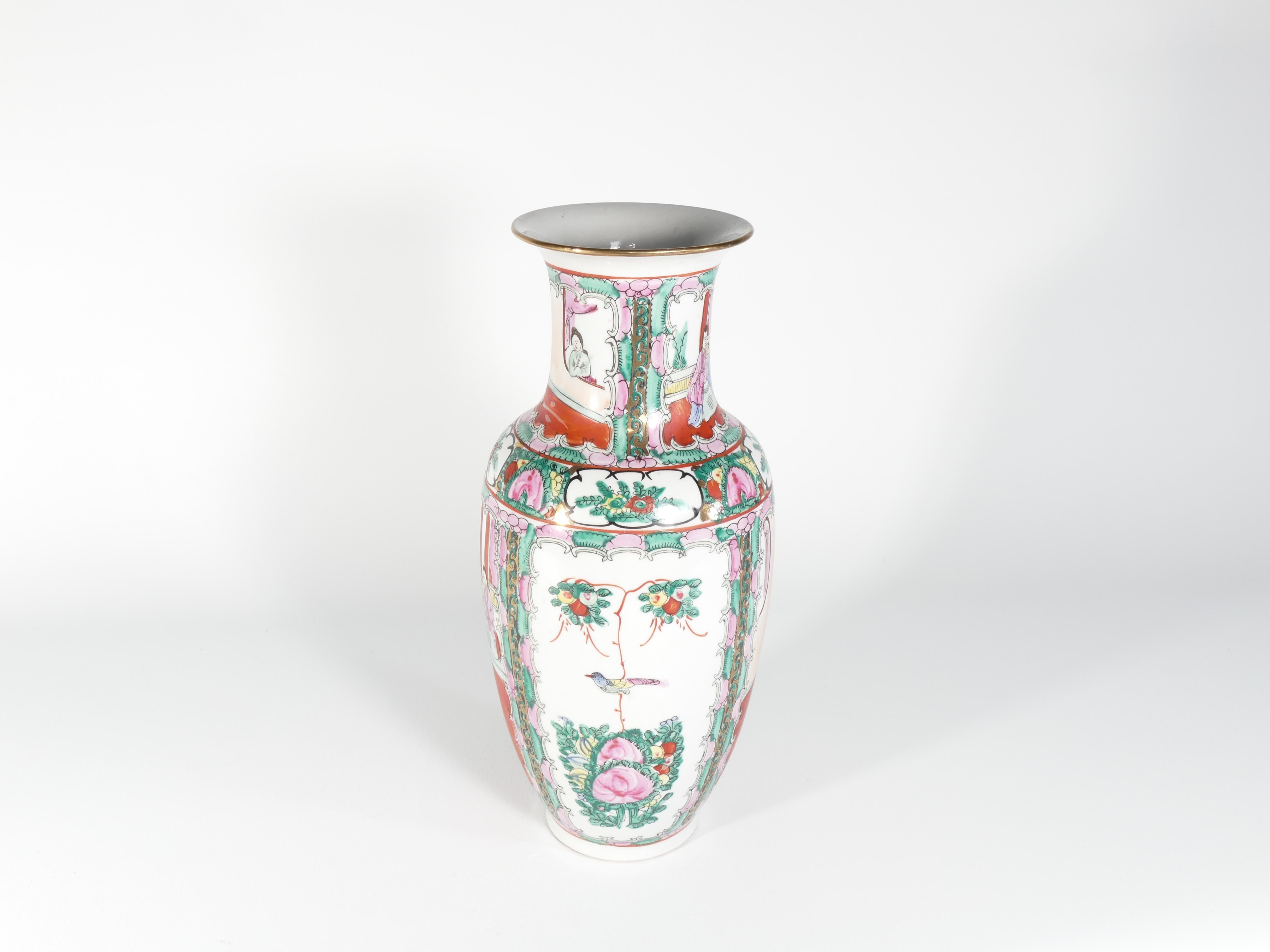 Late 20th Century Hand Painted Chinese Famille Rose Medallion Ceramic Vase, 1970s For Sale