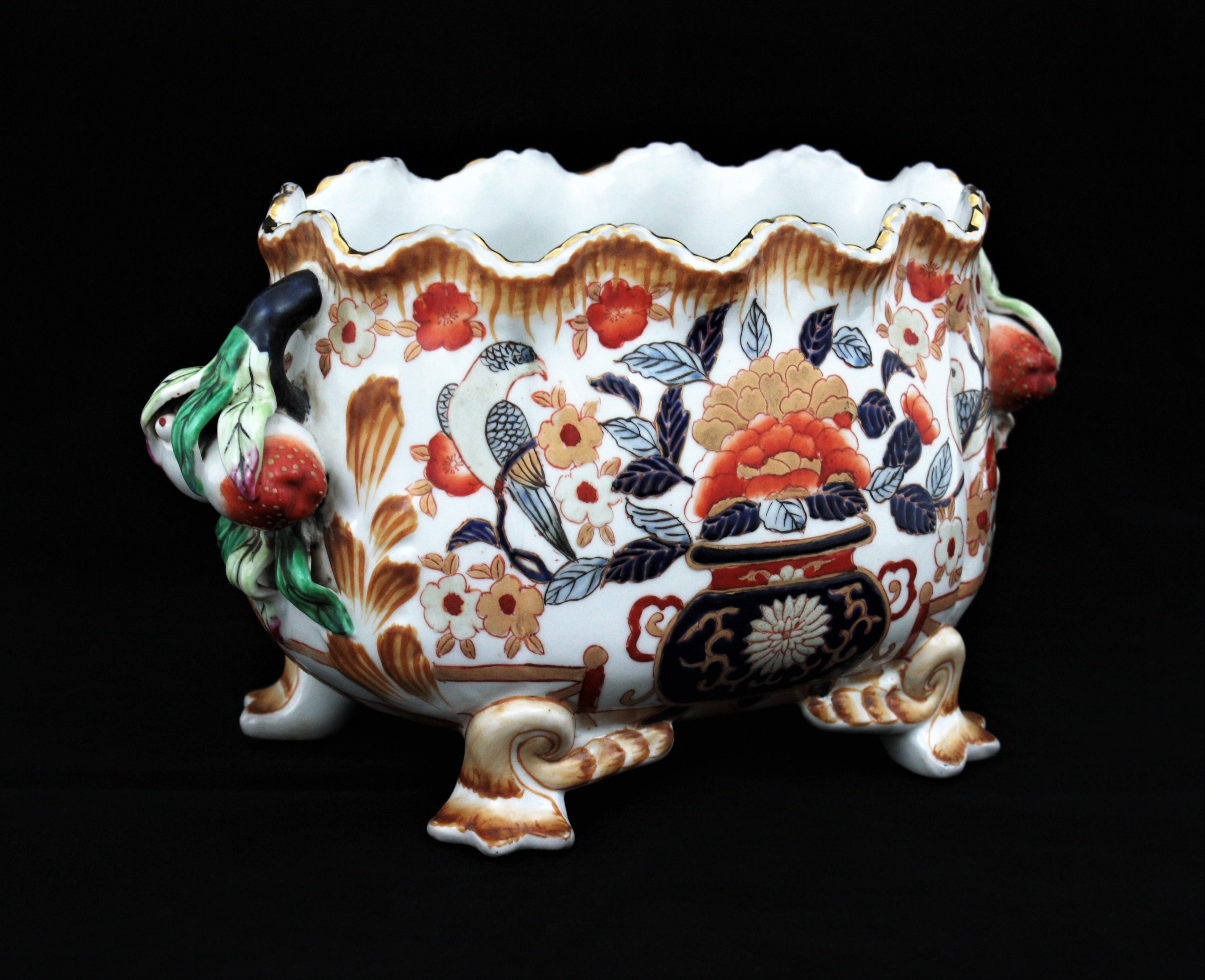 Bol de centre de table sur pied en porcelaine chinoise multicolore, années 1950 en vente 5