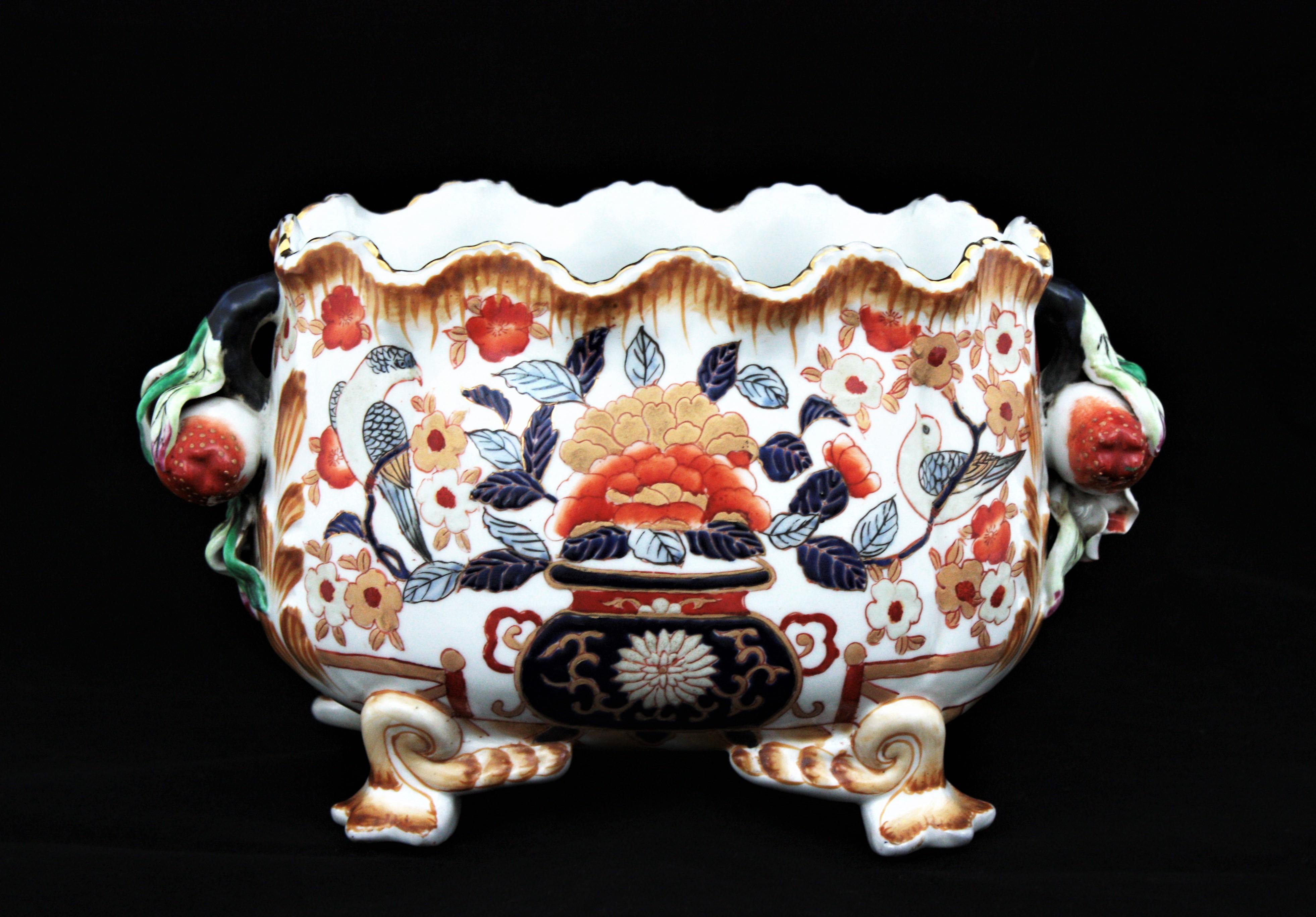 Peint à la main Bol de centre de table sur pied en porcelaine chinoise multicolore, années 1950 en vente
