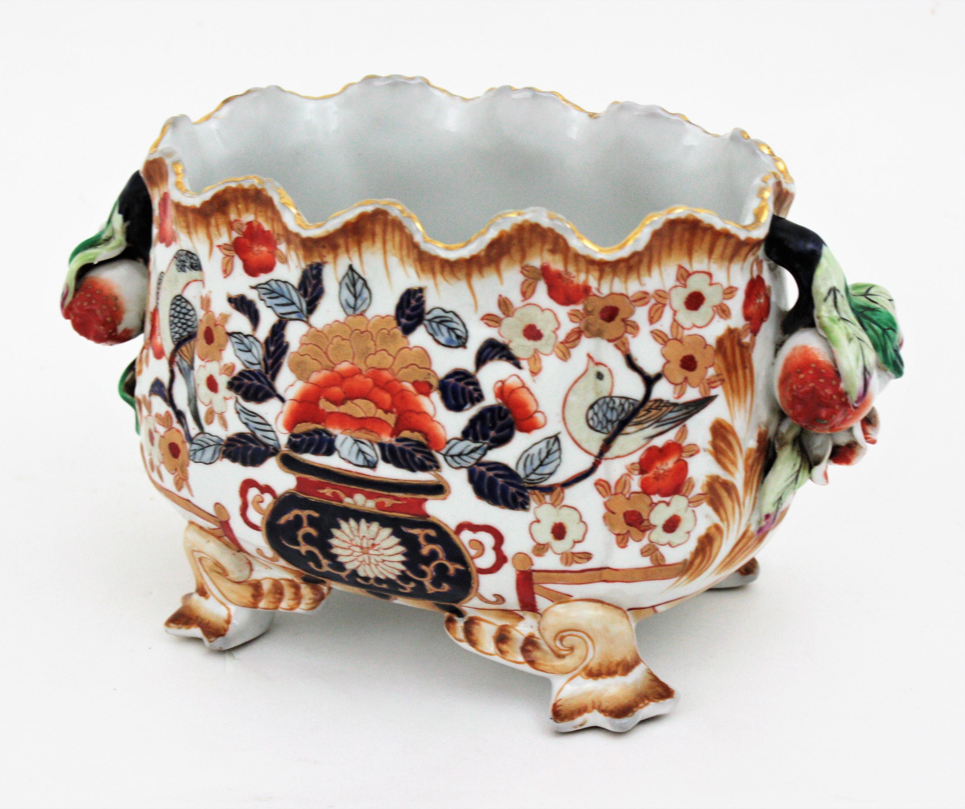 Bol de centre de table sur pied en porcelaine chinoise multicolore, années 1950 en vente 1