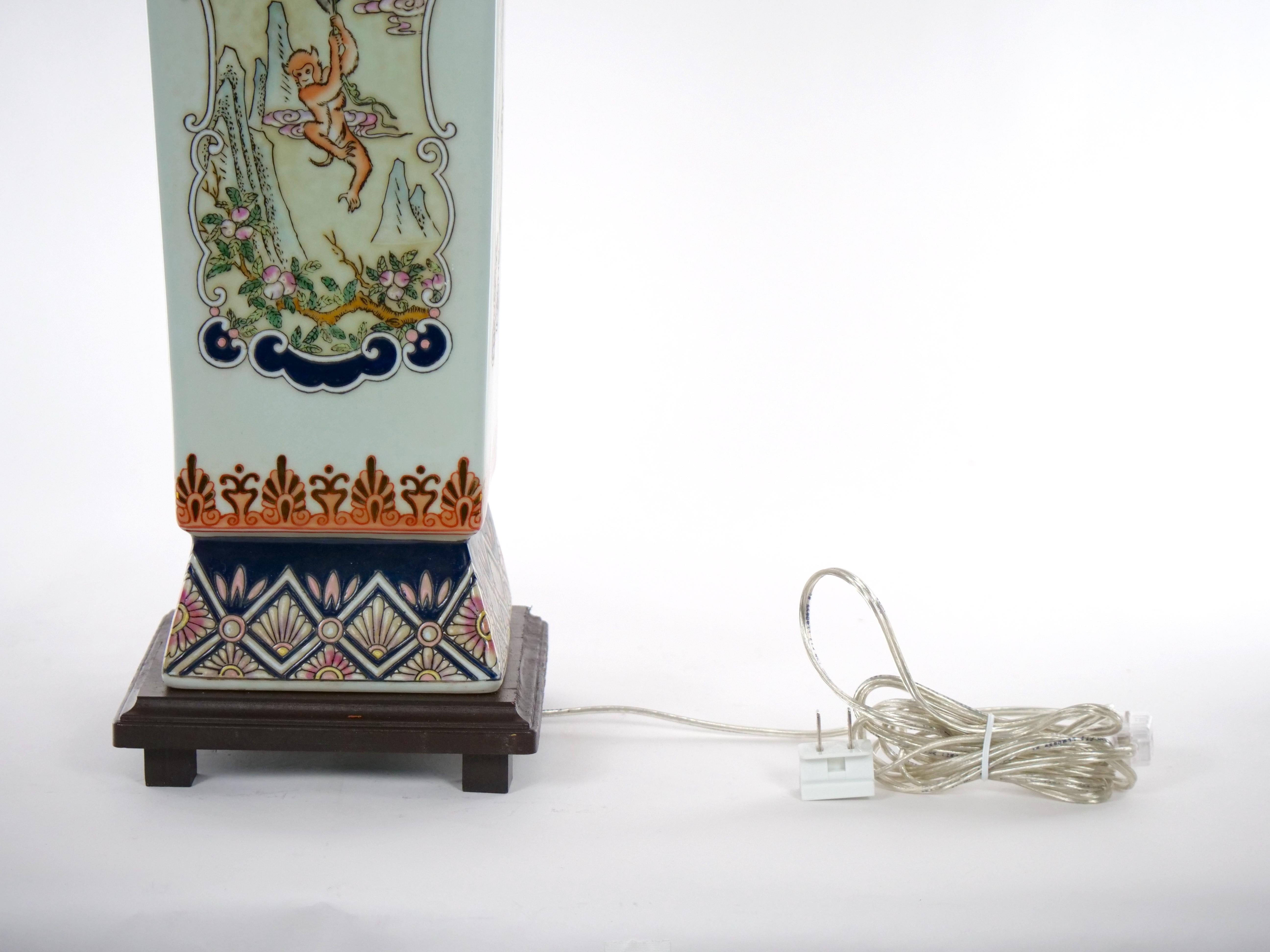 Hand Painted Chinoiserie Scene Porcelain Pair Table Lamp For Sale 7