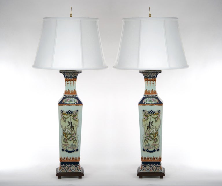 Hand Painted Chinoiserie Scene Porcelain Pair Table Lamp For Sale at ...