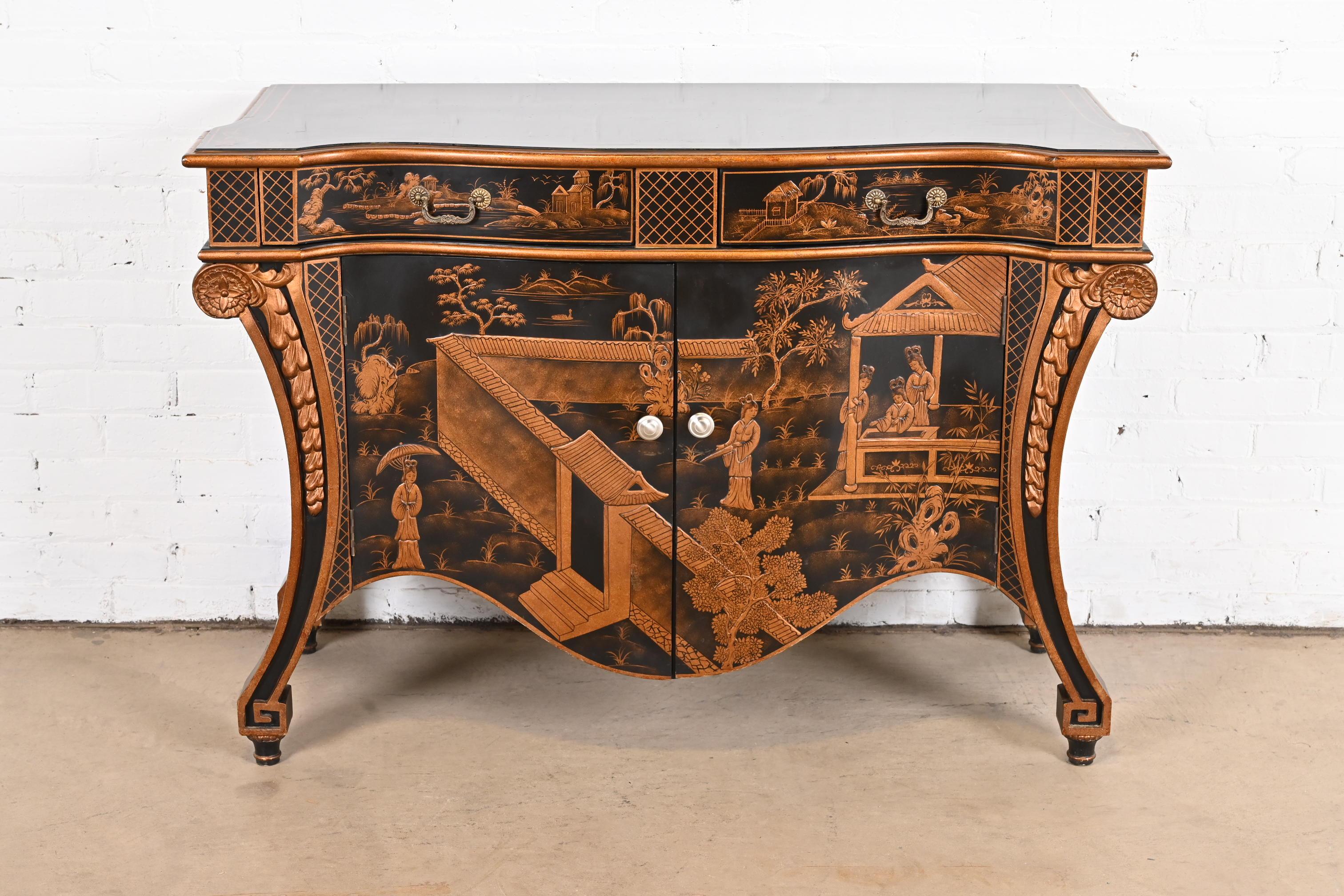 A gorgeous Chippendale Chinoiserie style commode or server

In the manner of the Stately Homes Chinoiserie Commode by Baker Furniture

By Chelsea House

circa Late 20th century

Black lacquered case, with hand painted Asian