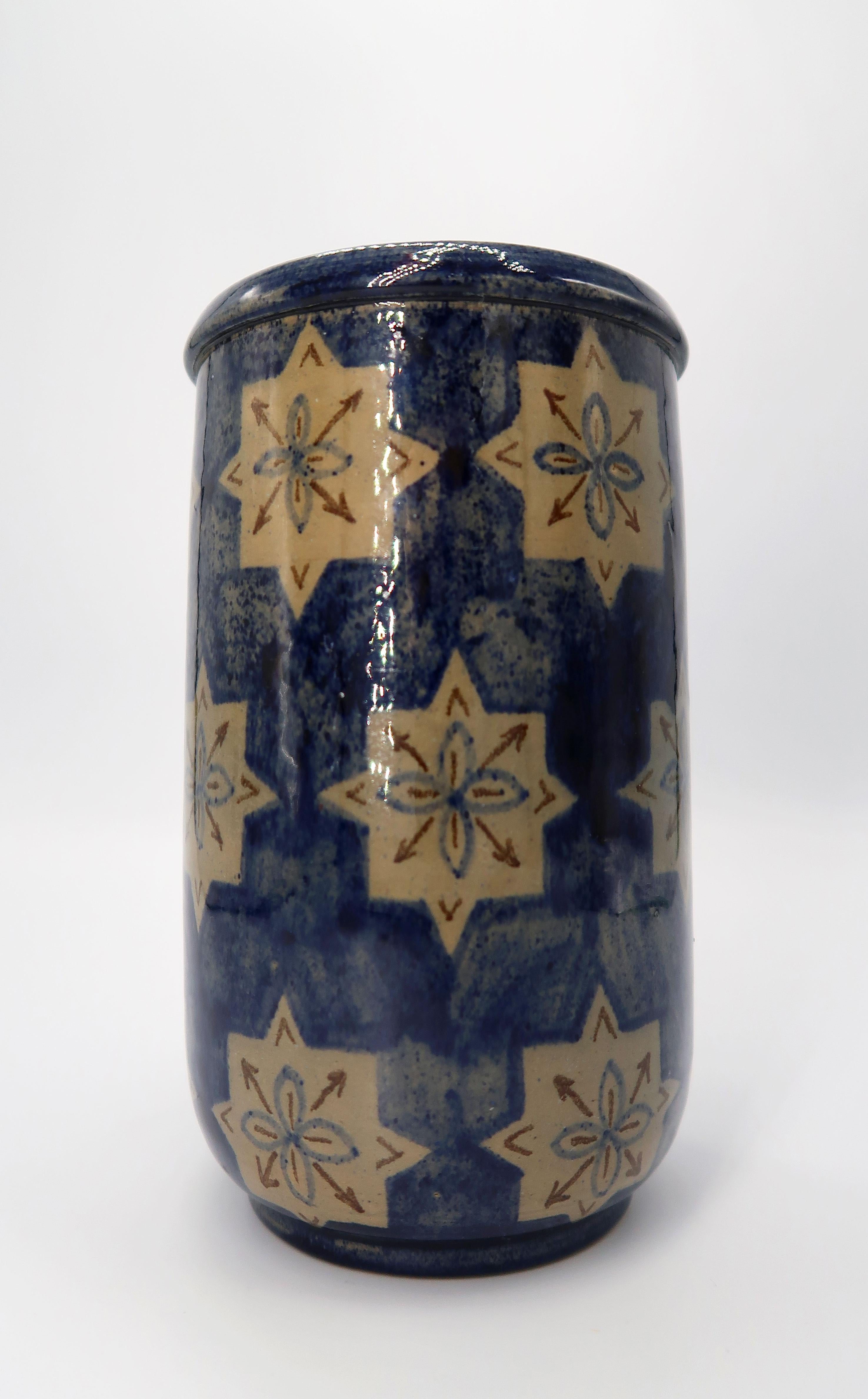 Danois Vase en céramique danoise du milieu du siècle, peint à la main dans les années 1940 par Søholm Keramik en vente
