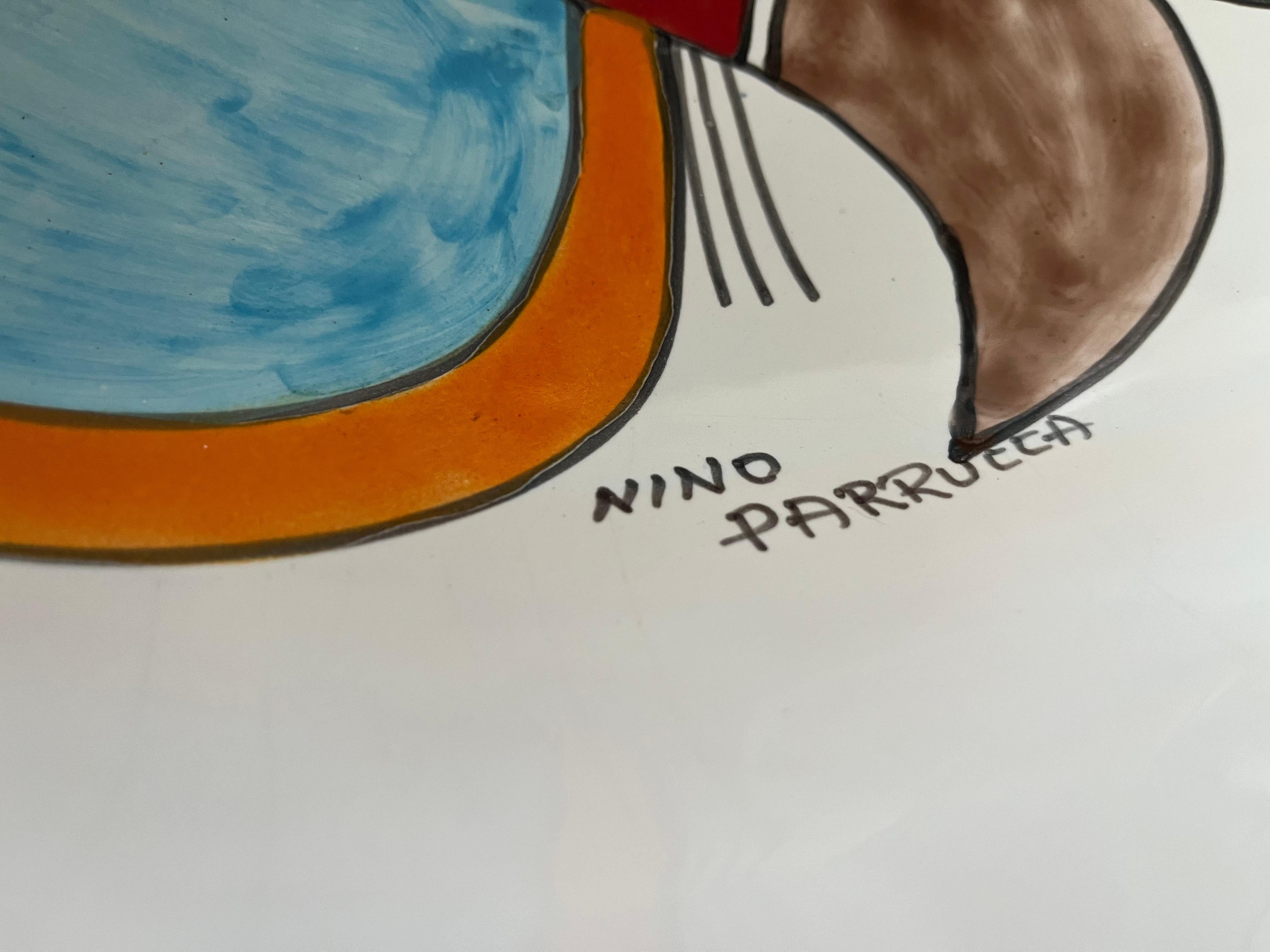 Cuenco de cerámica decorativa pintado a mano por Nino Parrucca Firmado y numerado en Bueno estado para la venta en Miami, FL